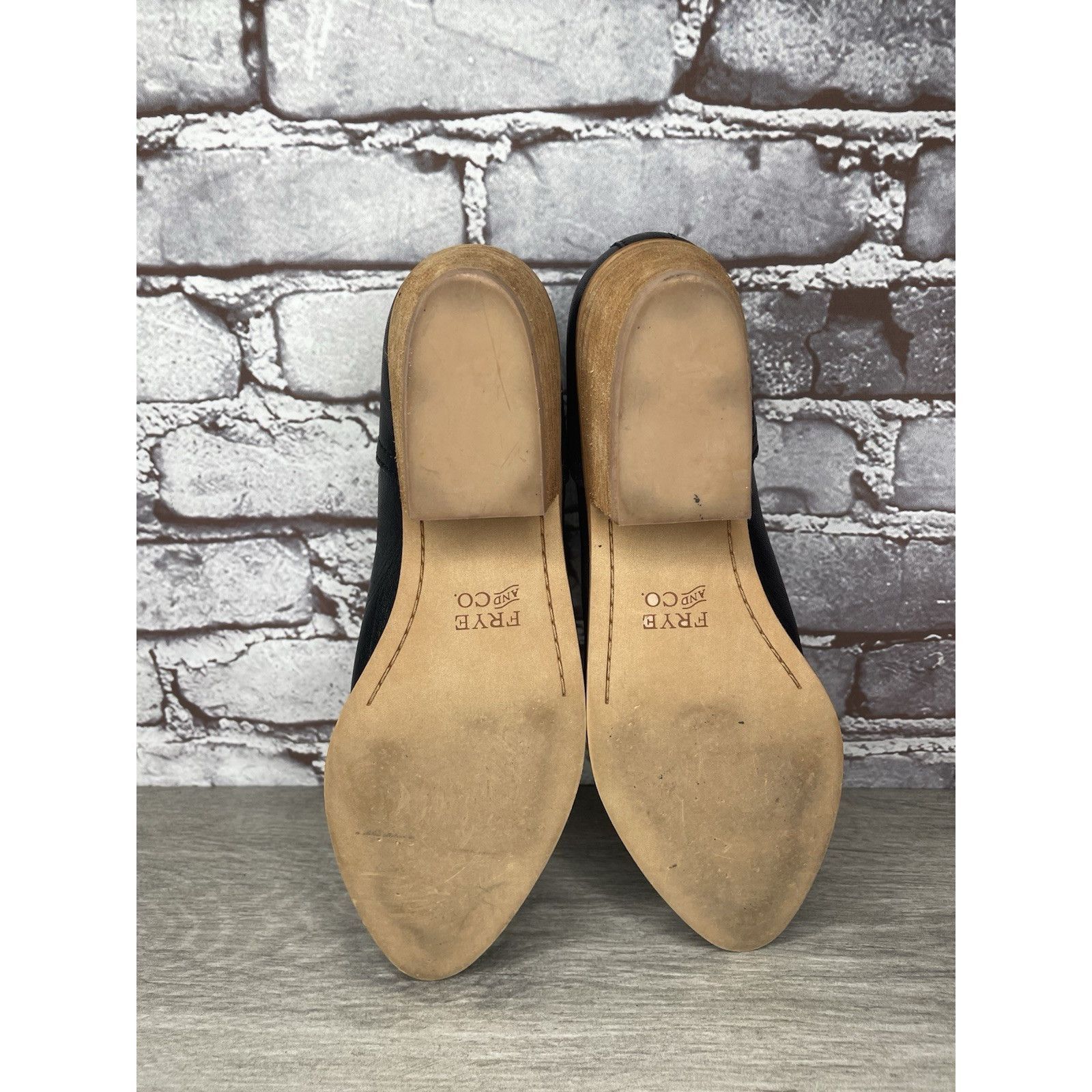 Frye Frye and Co. Rubie Black Leather Slip On V Cut Out Sides Hee Size US 7.5 / IT 37.5 - 12 Thumbnail