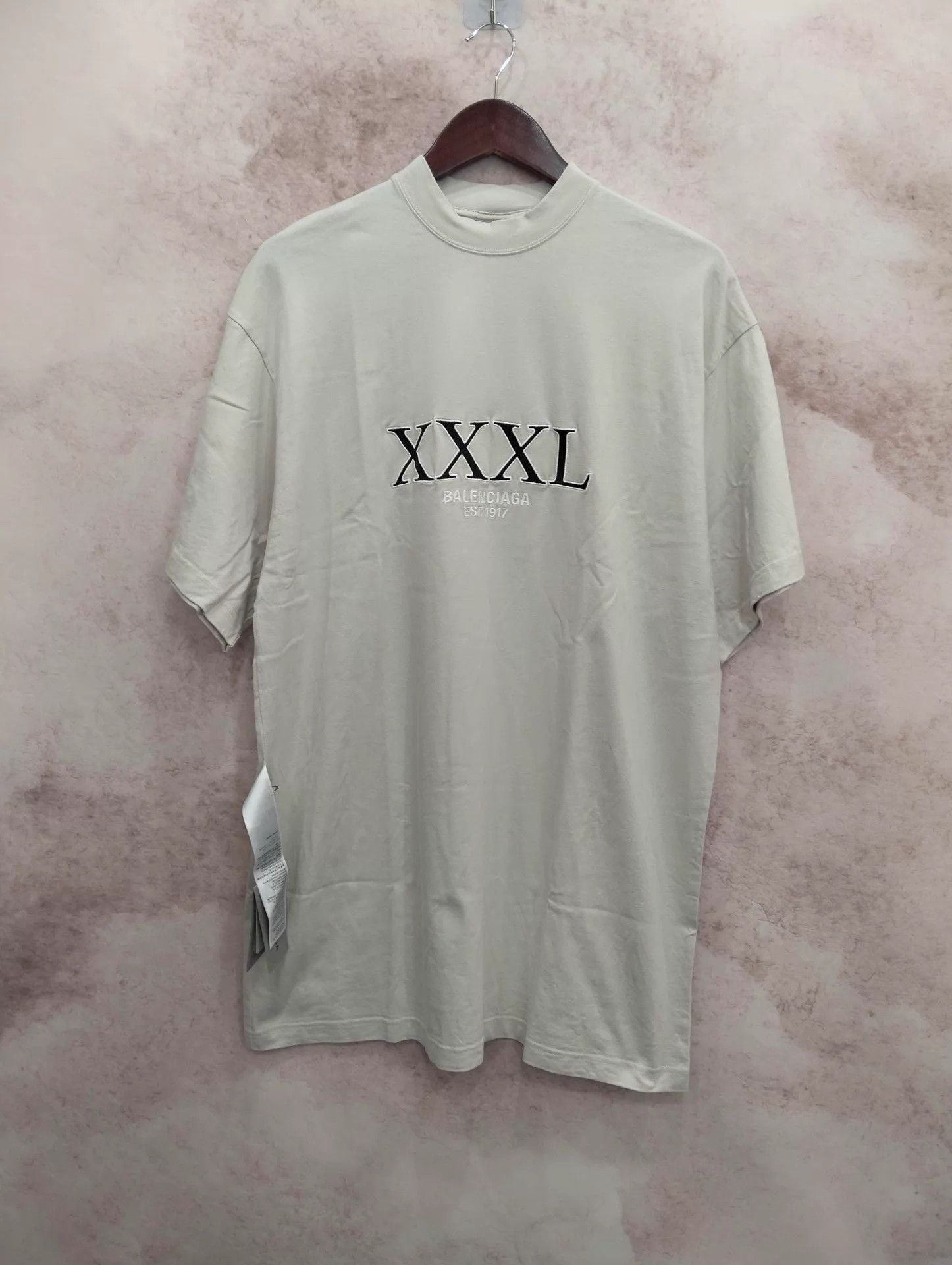 Balenciaga Balenciaga Letter Logo Crewneck Short Sleeve Tee Unisex 1 Size US S / EU 44-46 / 1 - 1 Thumbnail