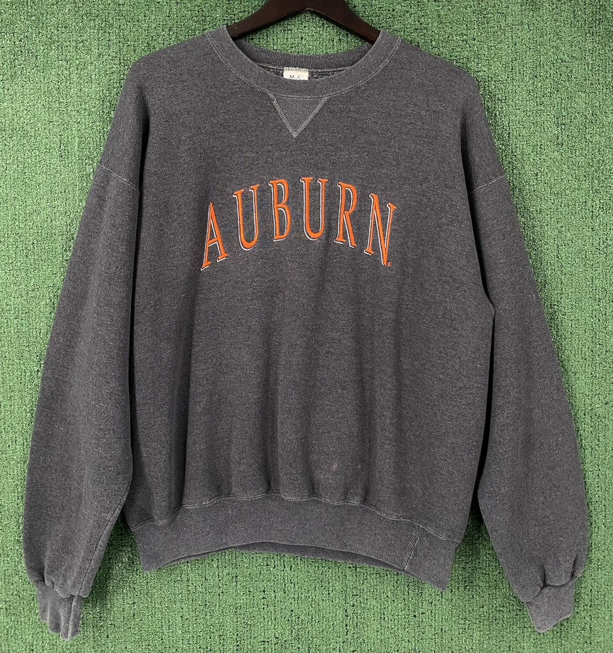 Other Vintage 90’s Auburn University Tigers Embroidered Sweatshirt Size US XL / EU 56 / 4 - 1 Thumbnail