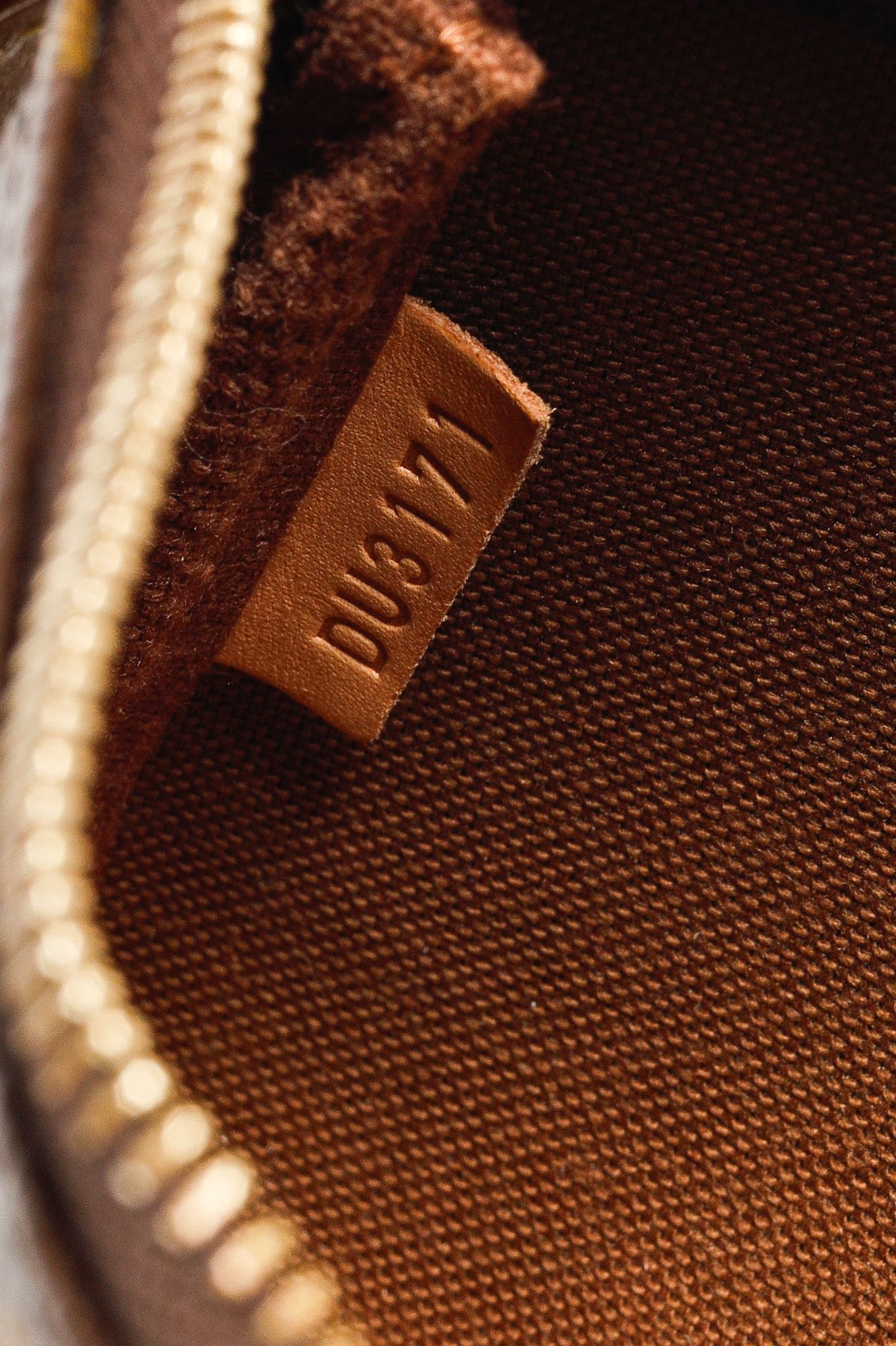 Louis Vuitton Louis Vuitton Monogram Canvas Mini Pochette Accessoires Size ONE SIZE - 9 Thumbnail