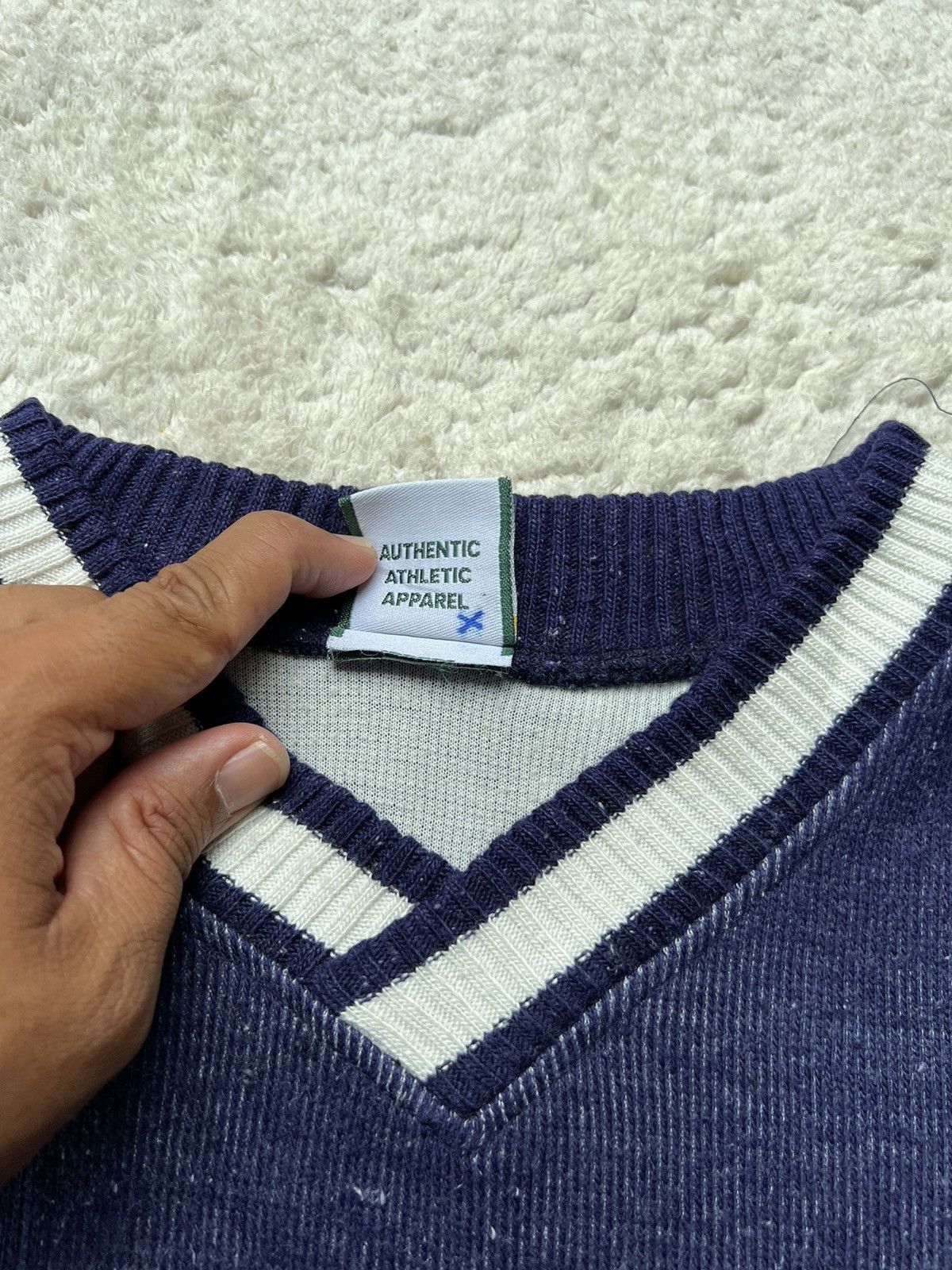 Champion × Vintage Vintage Champion Sweatshirt V-sheap coller Size US L / EU 52-54 / 3 - 9 Thumbnail