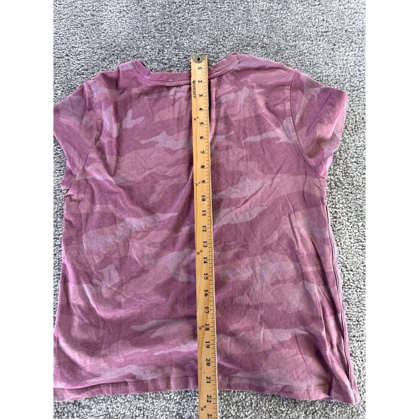 Athleta Athleta Shirt Womens M Pink Camouflage Running Top Short Sleeve Crew Neck Athletic Size M / US 6-8 / IT 42-44 - 7 Thumbnail