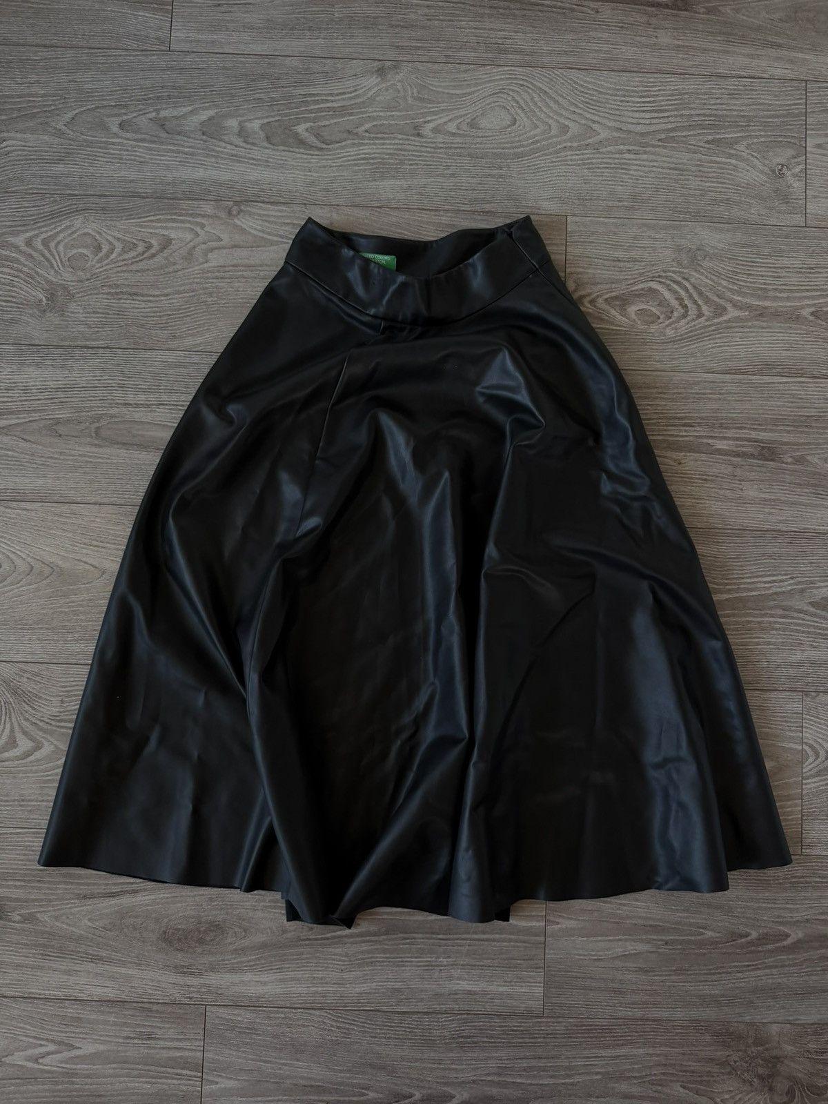 United Colors Of Benetton United Colours of Benetton Black Leather Long Skirt Size 27" / US 4 / IT 40 - 3 Thumbnail