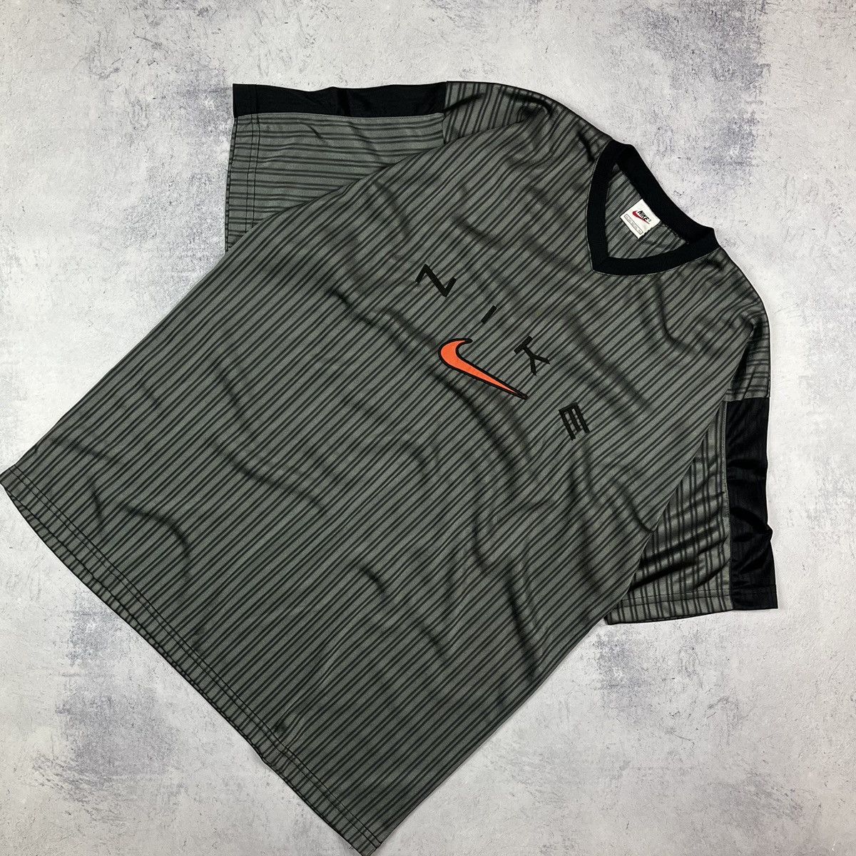 NIKE X VINTAGE NIKE BIG LOGO Y2K JERSEY TEE 90’S