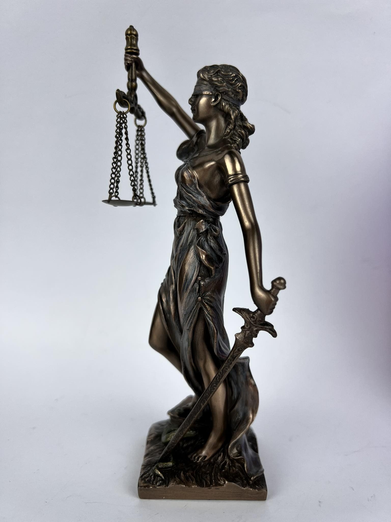 Vintage Themis Goddess of Law Statue Decor Italy 21 cm Size ONE SIZE - 8 Thumbnail