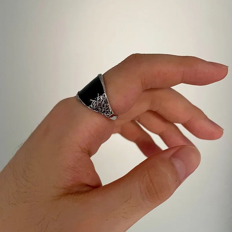 Vintage Retro Curved Black Resin Ring Size ONE SIZE - 5 Thumbnail
