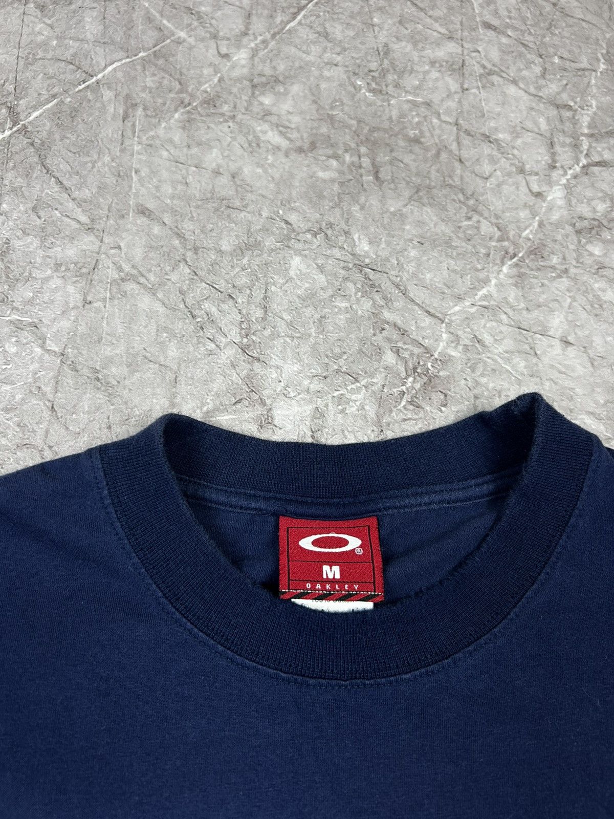Oakley ☠️OAKLEY Vintage T shirt OOs Central Logo Size M Size US M / EU 48-50 / 2 - 5 Thumbnail