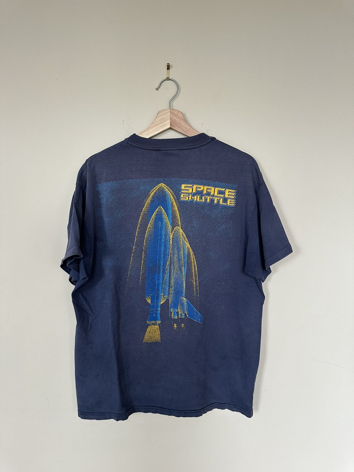 Vintage Vintage 90s Kennedy Space Center Blackbird Shuttle T-Shirt Size US L / EU 52-54 / 3 - 1 Thumbnail