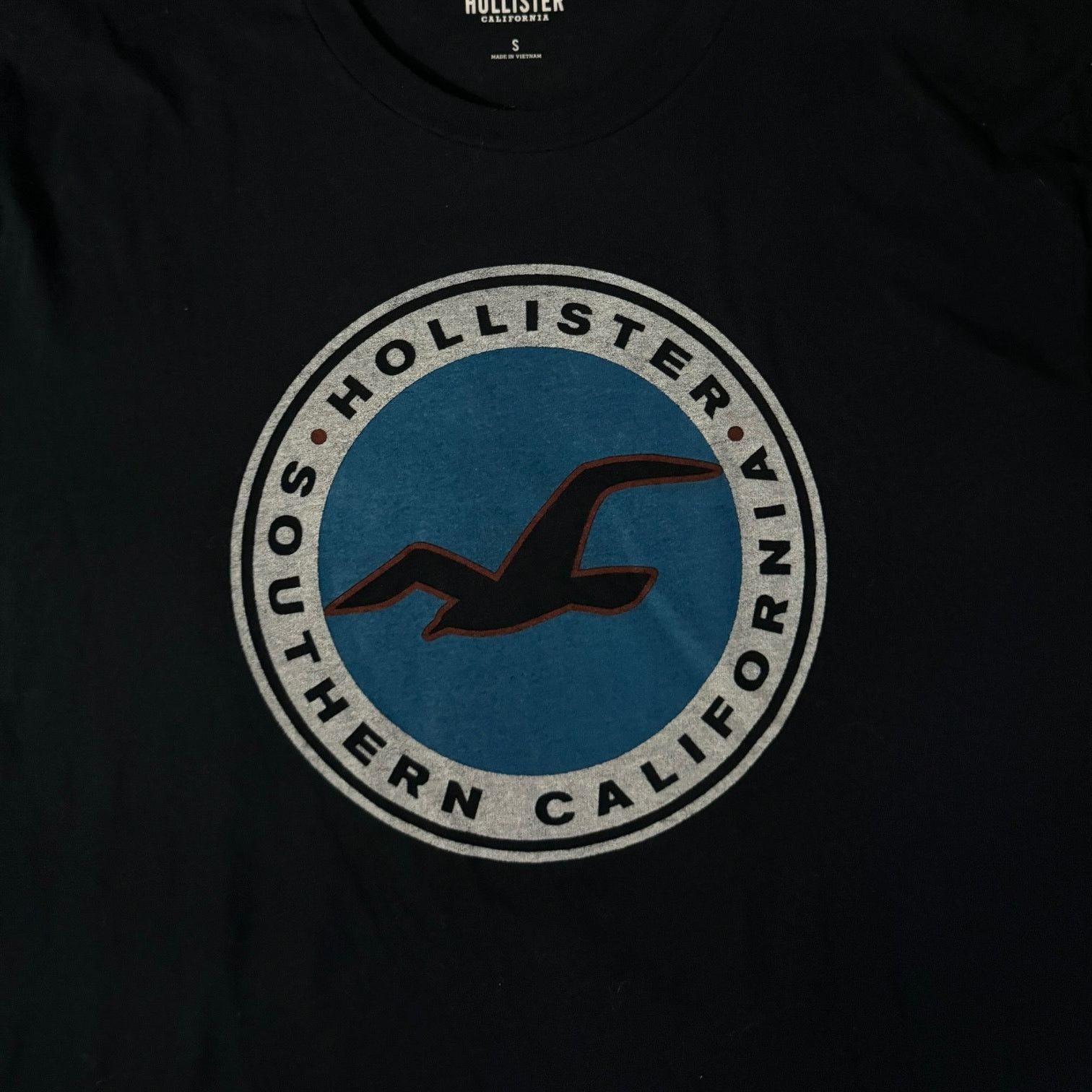 Hollister Hollister Dark Blue Chest Graphic Logo Super Soft T Shirt SM Size US S / EU 44-46 / 1 - 2 Thumbnail