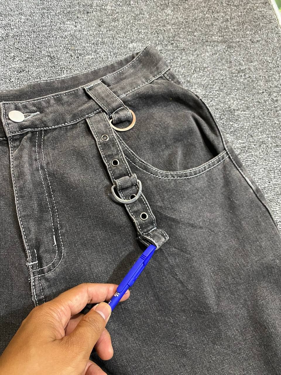 Japanese Brand JAPANESE ROMWE XL SUPER BONDAGE BAGGY RAVER PANT DENIM Size US 32 / EU 48 - 9 Thumbnail