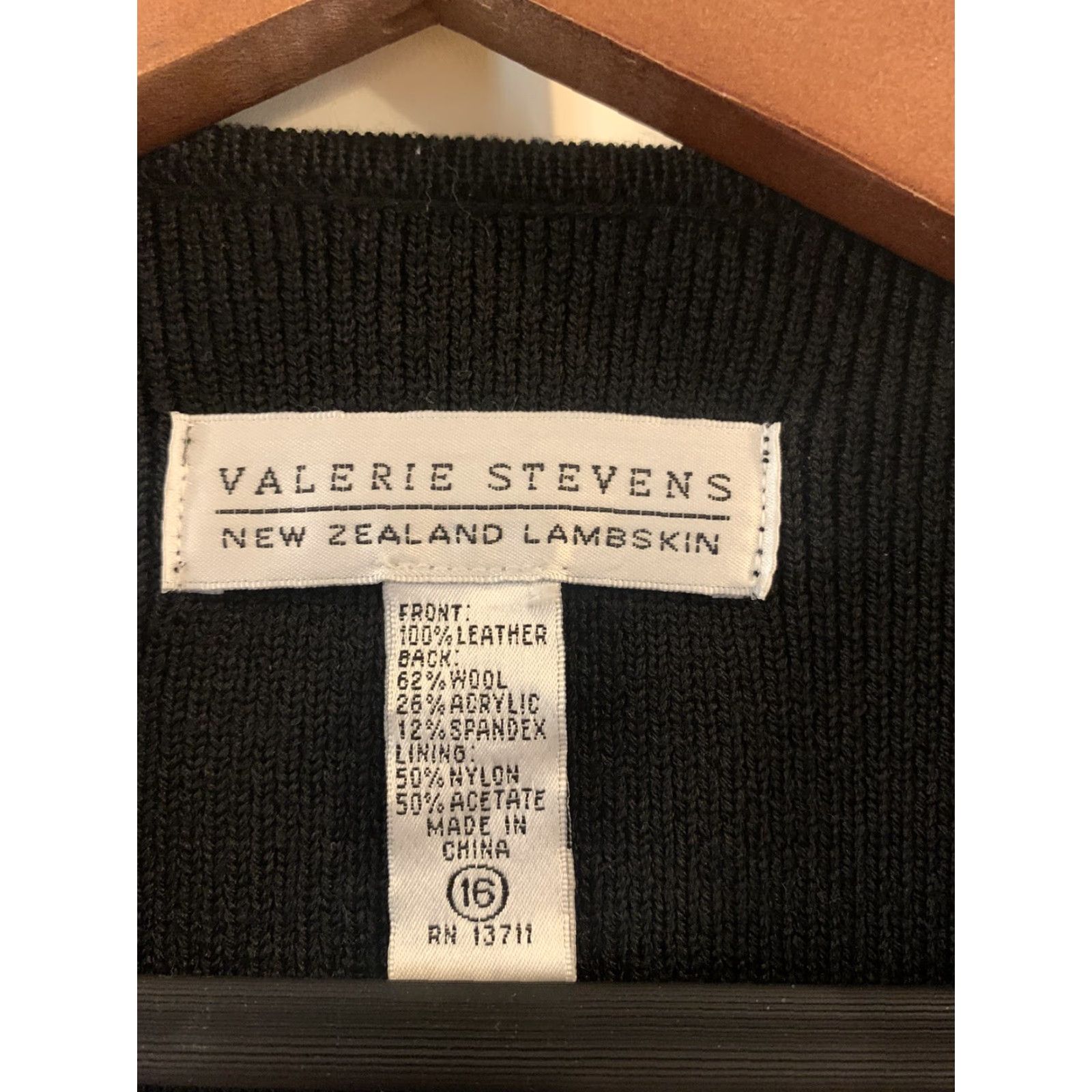 Vintage Valerie Stevens New Zealand Womens Vest Leather Zip Up Hip Length Black M VEST Womens Leather Zip Up Hip Length Black M Size M / US 6-8 / IT 42-44 - 2 Thumbnail