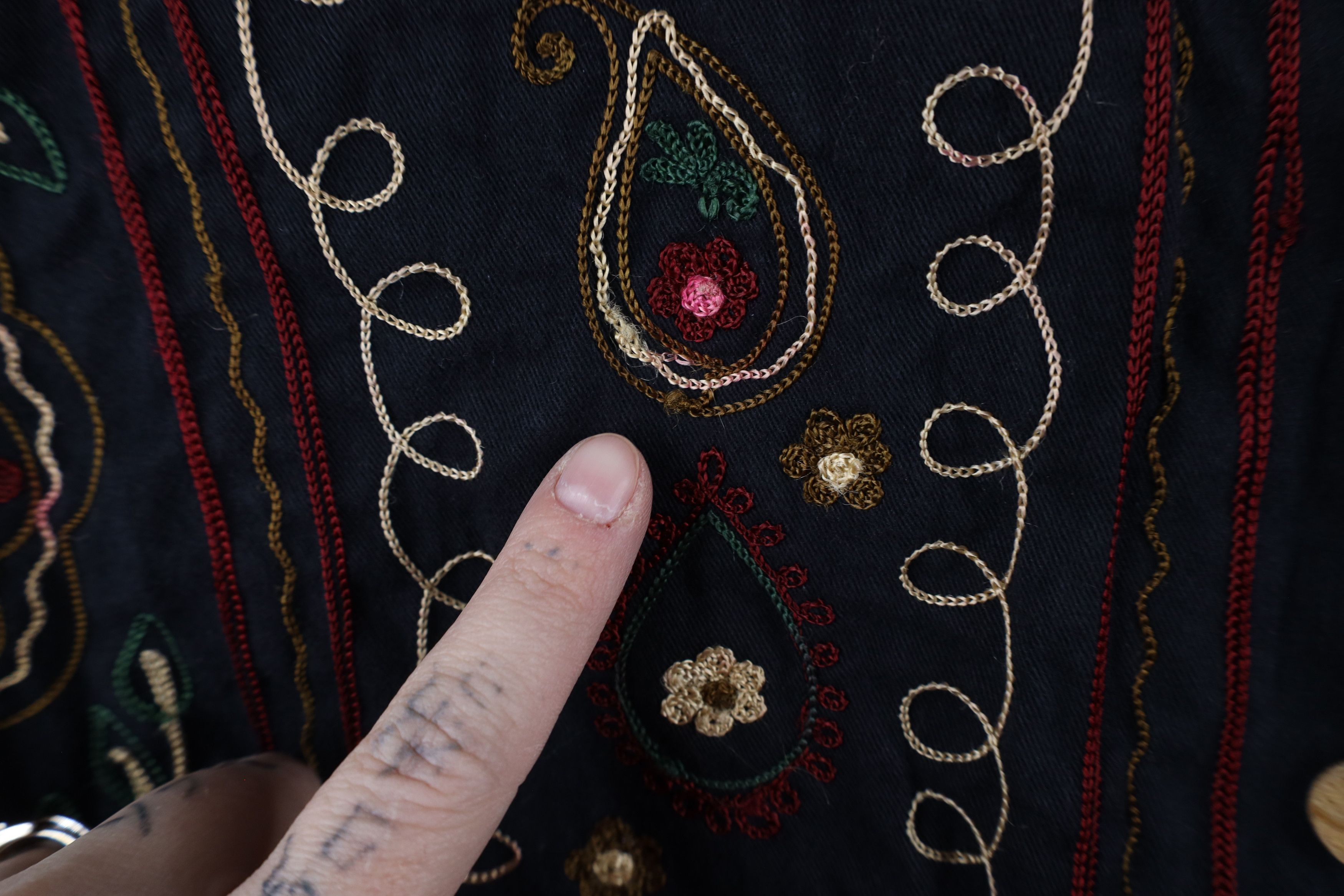 Vintage Vintage 90s Streetwear Embroidered Paisley Vest Jacket Size L / US 10 / IT 46 - 5 Thumbnail