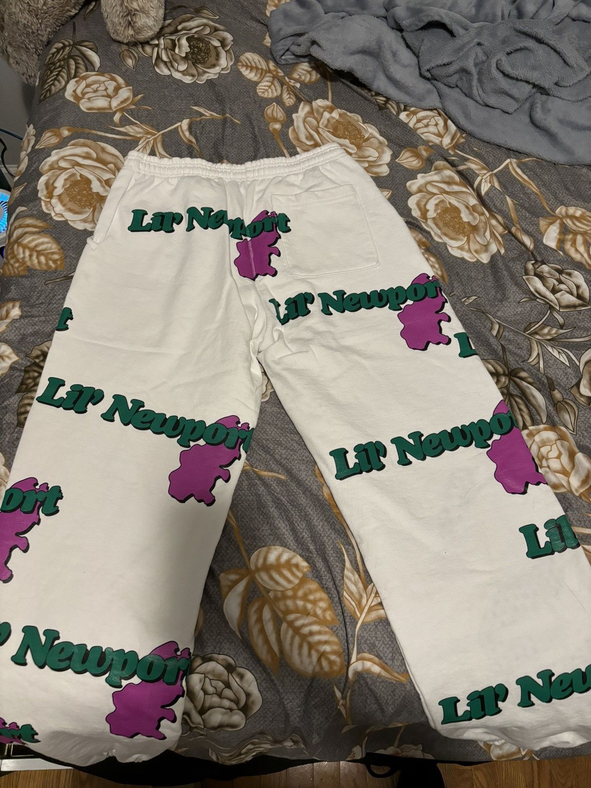 Vlone Vlone Yams Day Lil Newport Sweatpants White Size US 36 / EU 52 - 1 Thumbnail