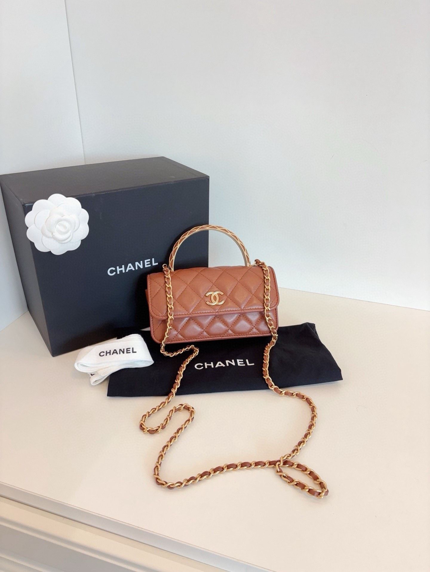 Chanel Pre-loved Bag Very good condition Size ONE SIZE - 1 Thumbnail