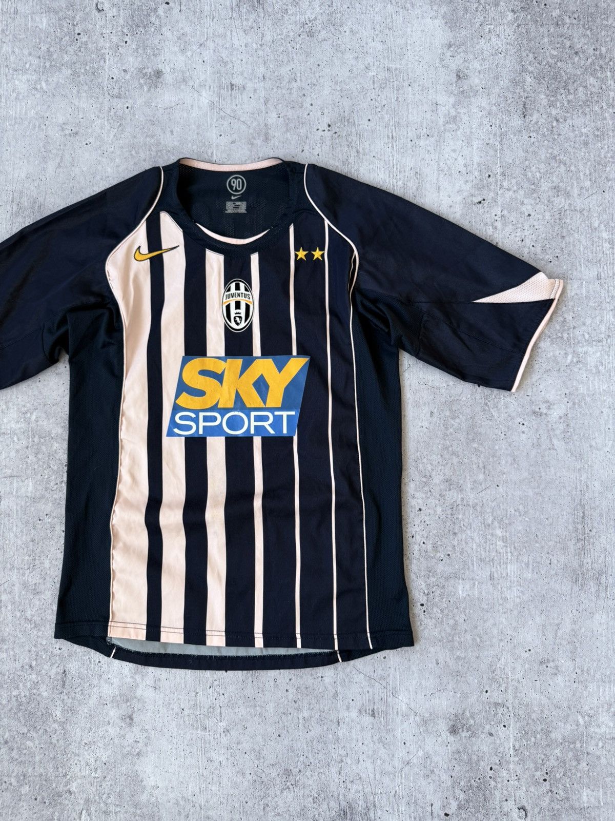 Nike × Vintage Nike Juventus Vintage 2004/2005 Third Jersey Size US S / EU 44-46 / 1 - 3 Thumbnail