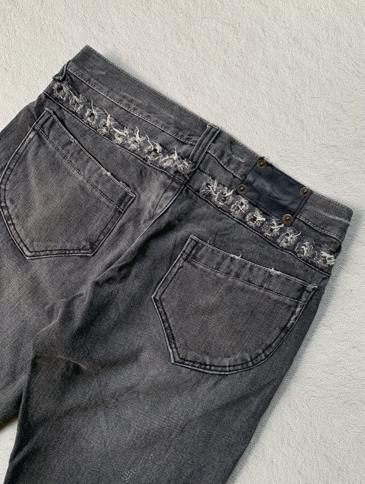 semanticdesign 2000s Semanticdesign Distressed Short Size US 32 / EU 48 - 4 Thumbnail