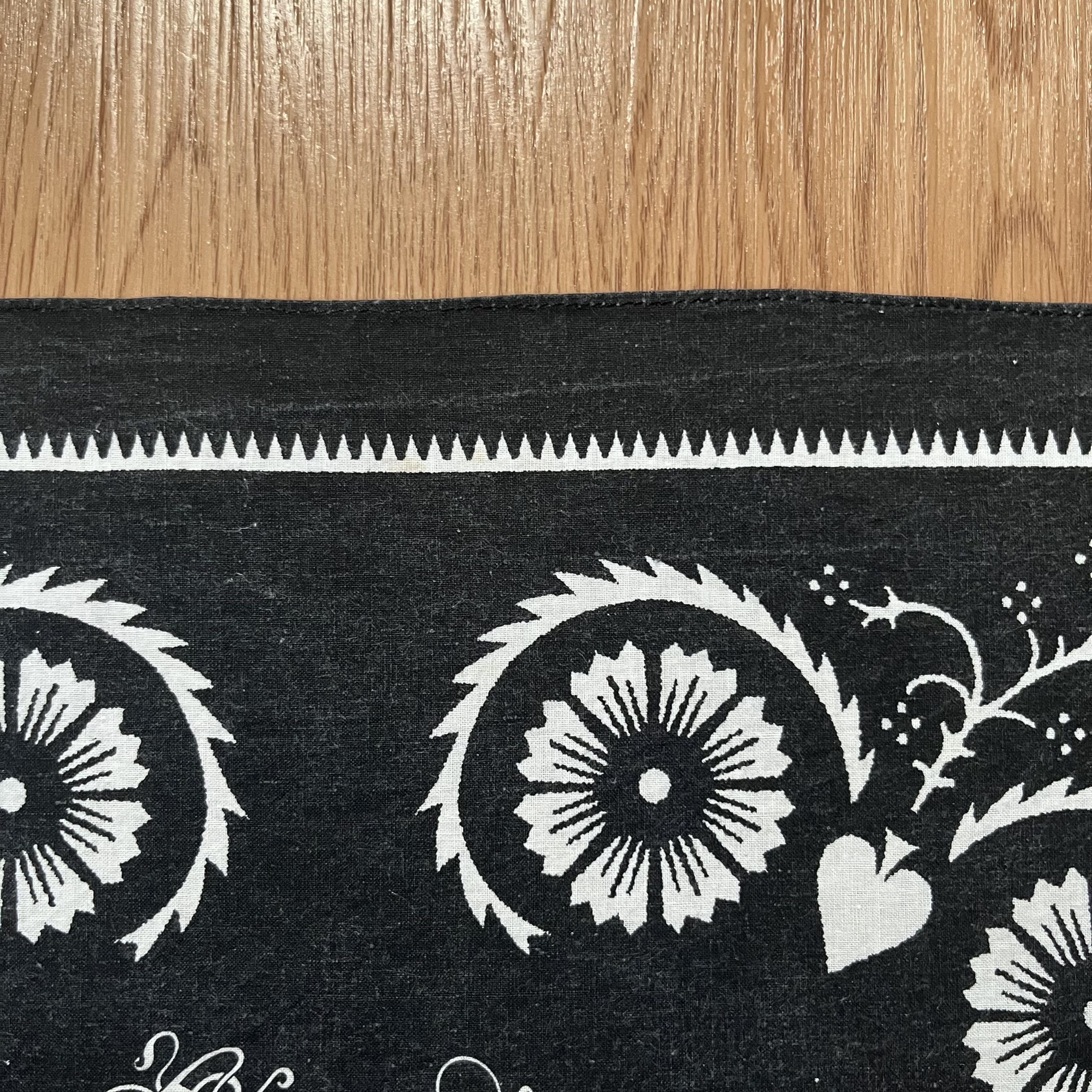 Neighborhood Neighborhood Spade Handkerchief Size ONE SIZE - 6 Thumbnail