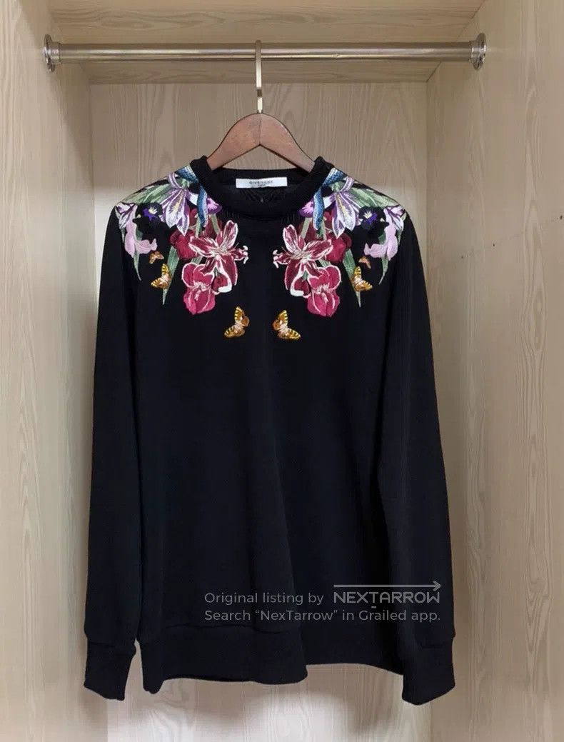 Givenchy Givenchy GVC Floral Embroidered Sweatshirt S Size Chest 1 Size US S / EU 44-46 / 1 - 1 Thumbnail