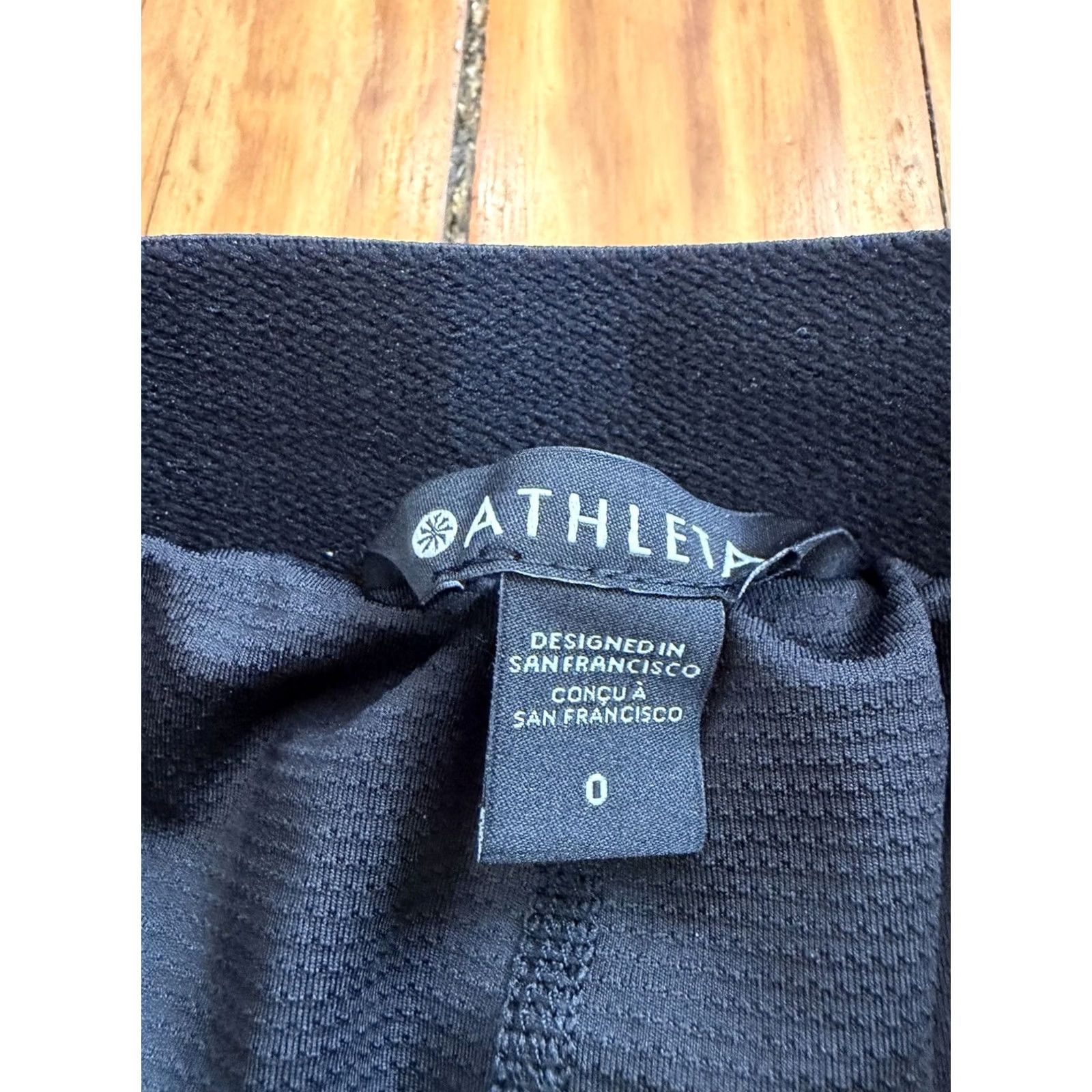 Athleta Athleta Skort Black Size 0 Cargo Shorts Built In Lined Moisture Wicking Quick Dry Elastic Waist Knee Length Regular Women Size 25" / US 0 / IT 36 - 3 Thumbnail