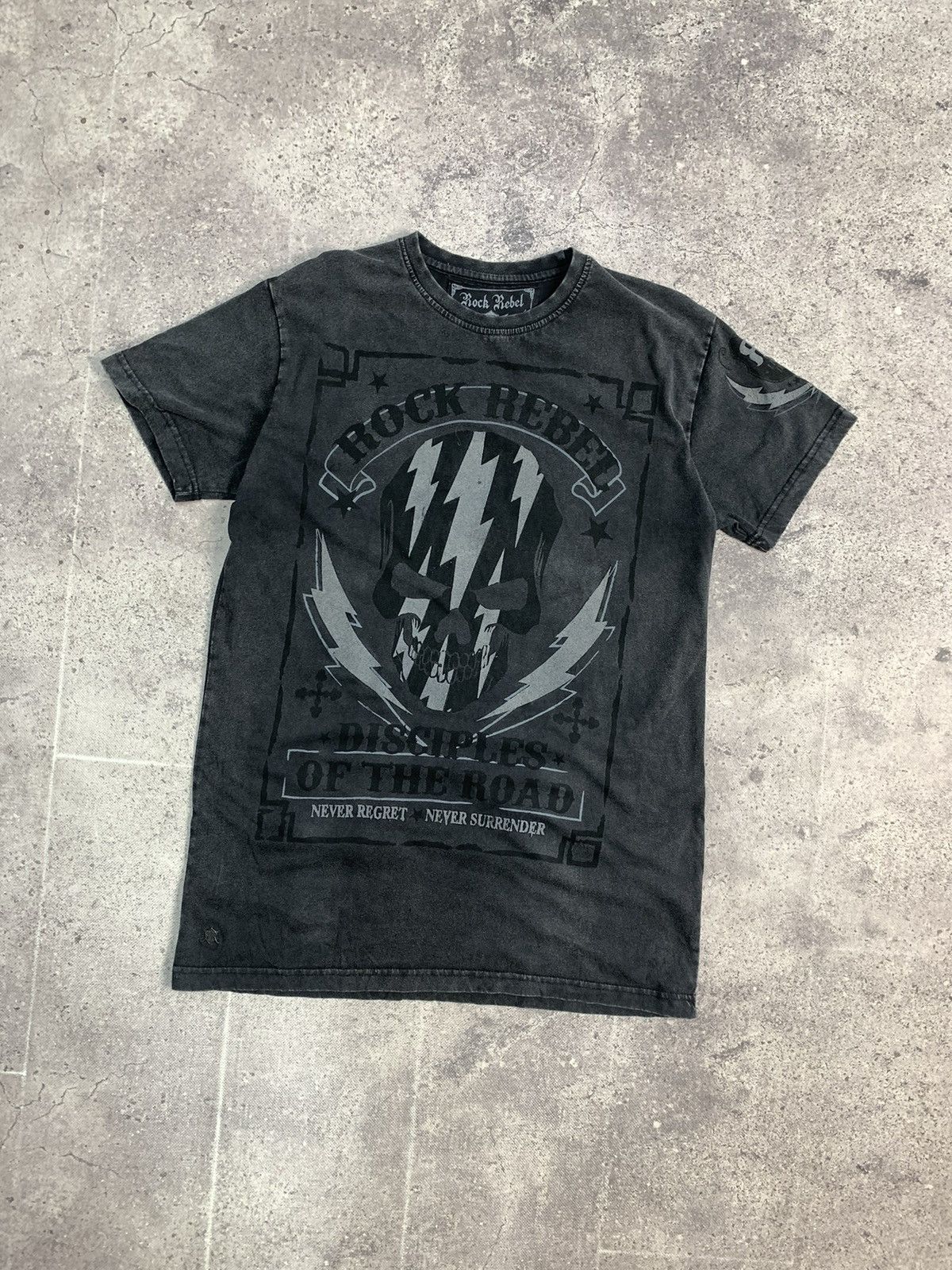 Affliction × Band Tees × Tapout Y2k affliction style rock rebel aop band tee Size US M / EU 48-50 / 2 - 2 Thumbnail