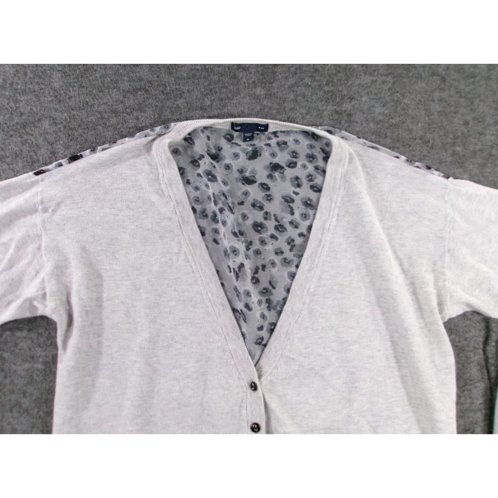 Gap Gap Cardigan Sweater Women M Gray Animal Print Button Knit Back Size M / US 6-8 / IT 42-44 - 2 Thumbnail