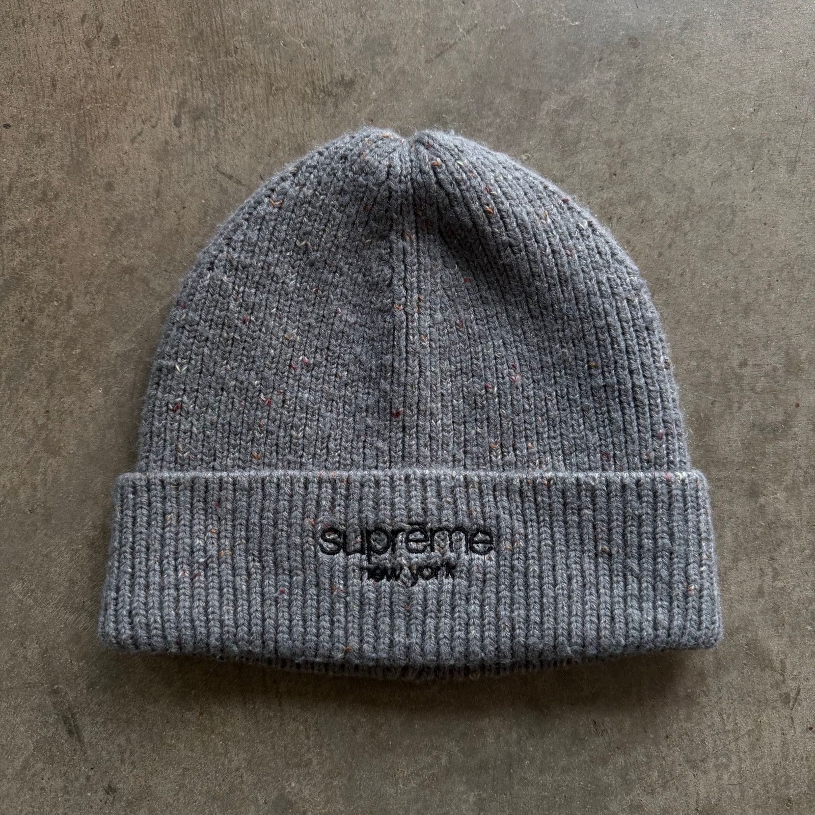 Supreme Supreme New York Grey Beanie Size ONE SIZE - 2 Thumbnail