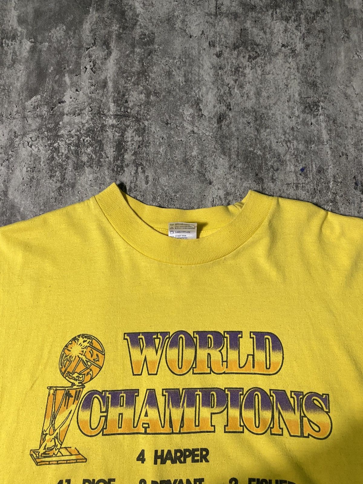 NBA Vintage 2000s Lakers World Champions Tshirt Size US XL / EU 56 / 4 - 3 Thumbnail