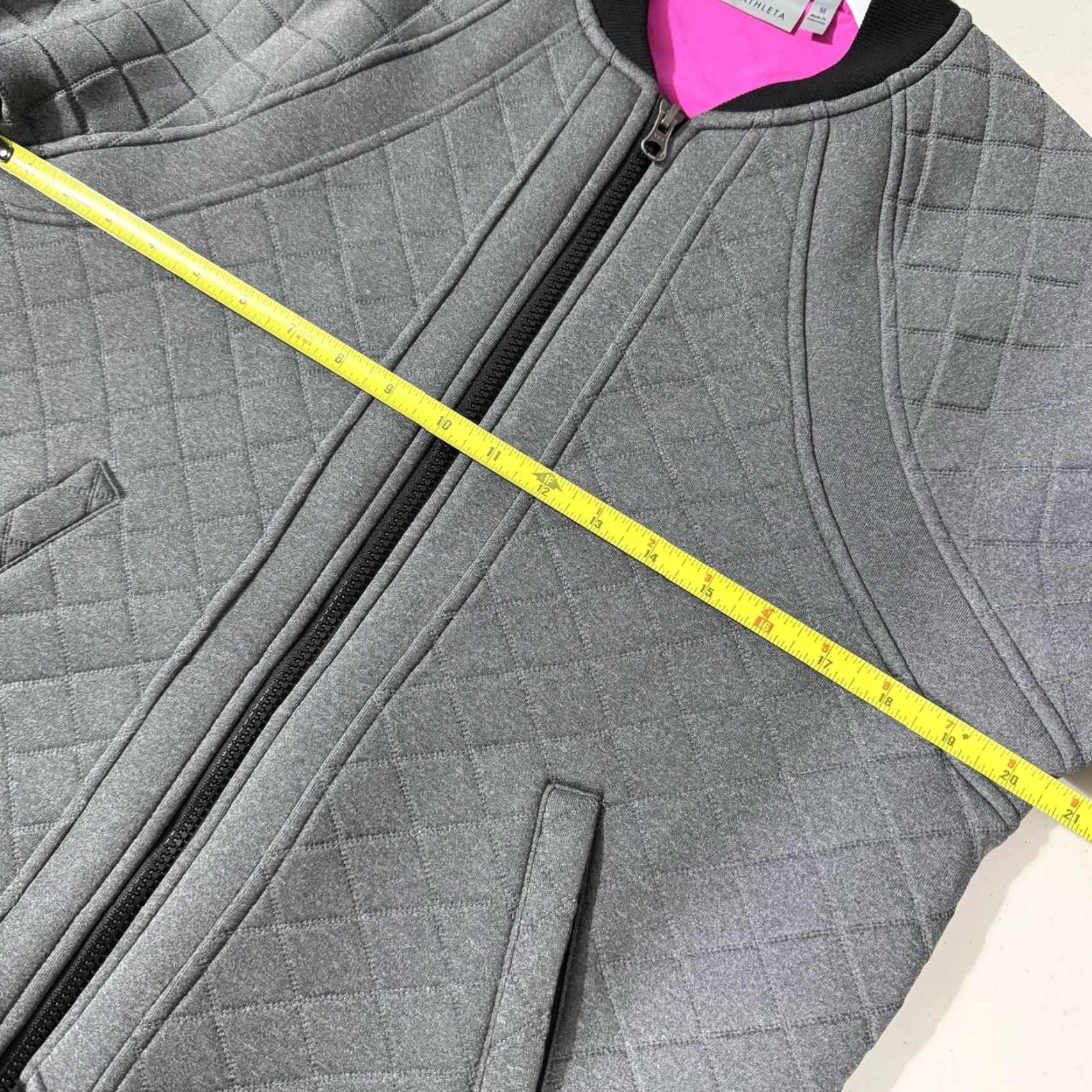 Athleta Athleta Jacket Womens Size M Gray Quilted Bomber Zipper Pockets Short Sleeve Modern Fall Winter Size M / US 6-8 / IT 42-44 - 4 Thumbnail
