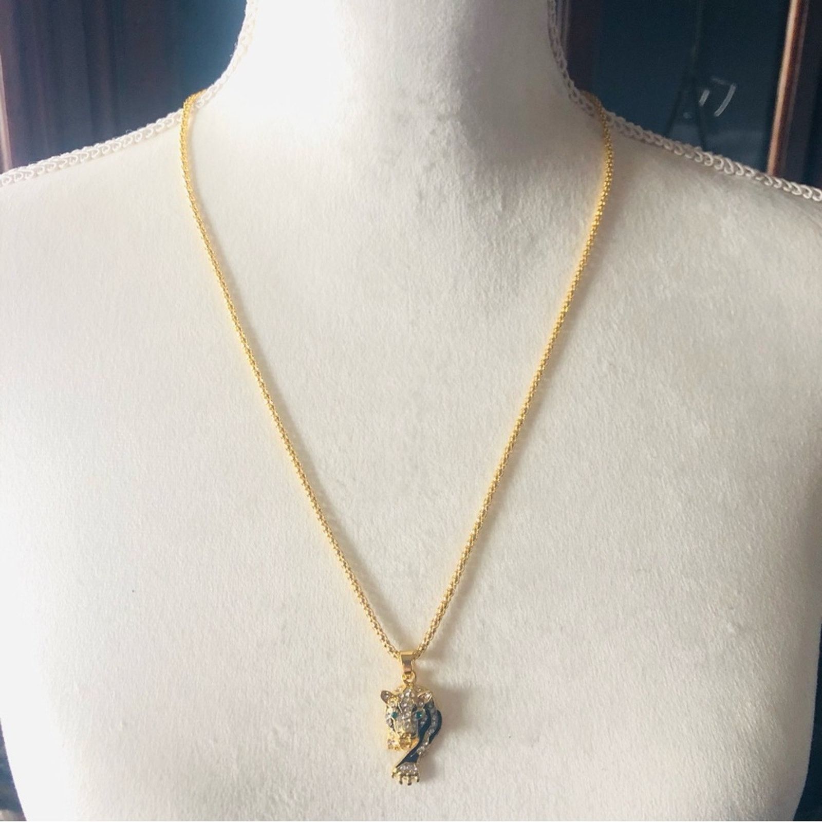 Jewelry Growling tiger gold emerald eye pendant necklace Size ONE SIZE - 8 Thumbnail