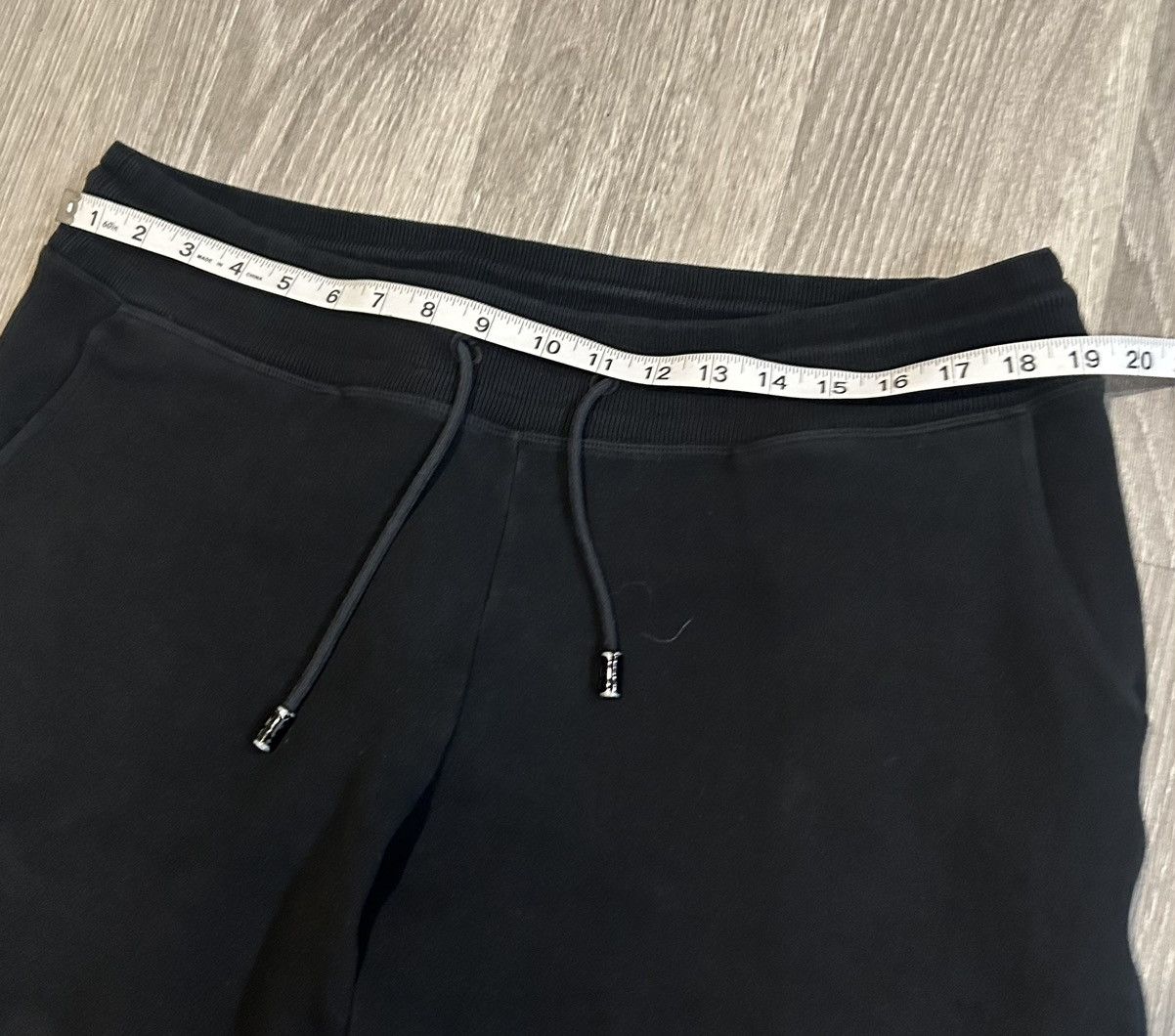 Louis Vuitton FW2019 Louis Vuitton “staples” edition jogger sweatpants Size US 38 / EU 54 - 12 Thumbnail