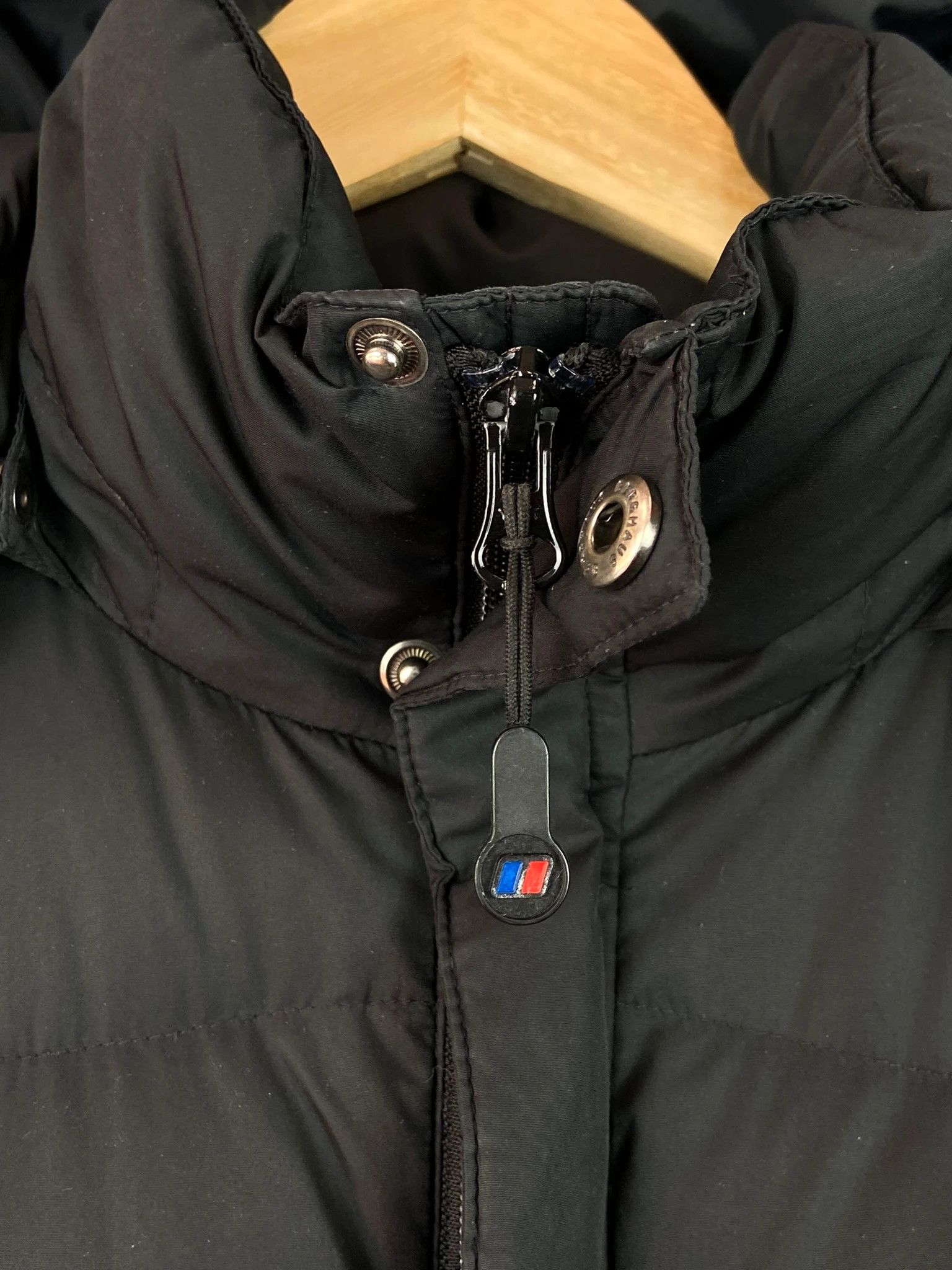 Berghaus Coat Berghaus black puffer mini logo vintage outdoor Size L / US 10 / IT 46 - 2 Thumbnail