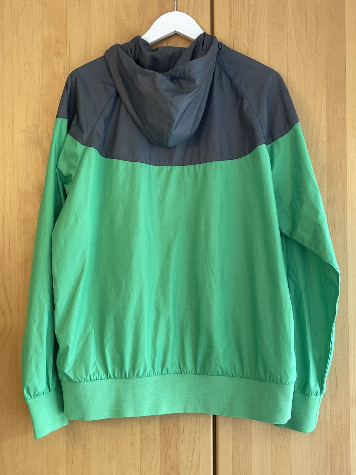Nike Nike Sportswear Windrunner Jacket - Green/Grey (Size L) Size US L / EU 52-54 / 3 - 2 Thumbnail
