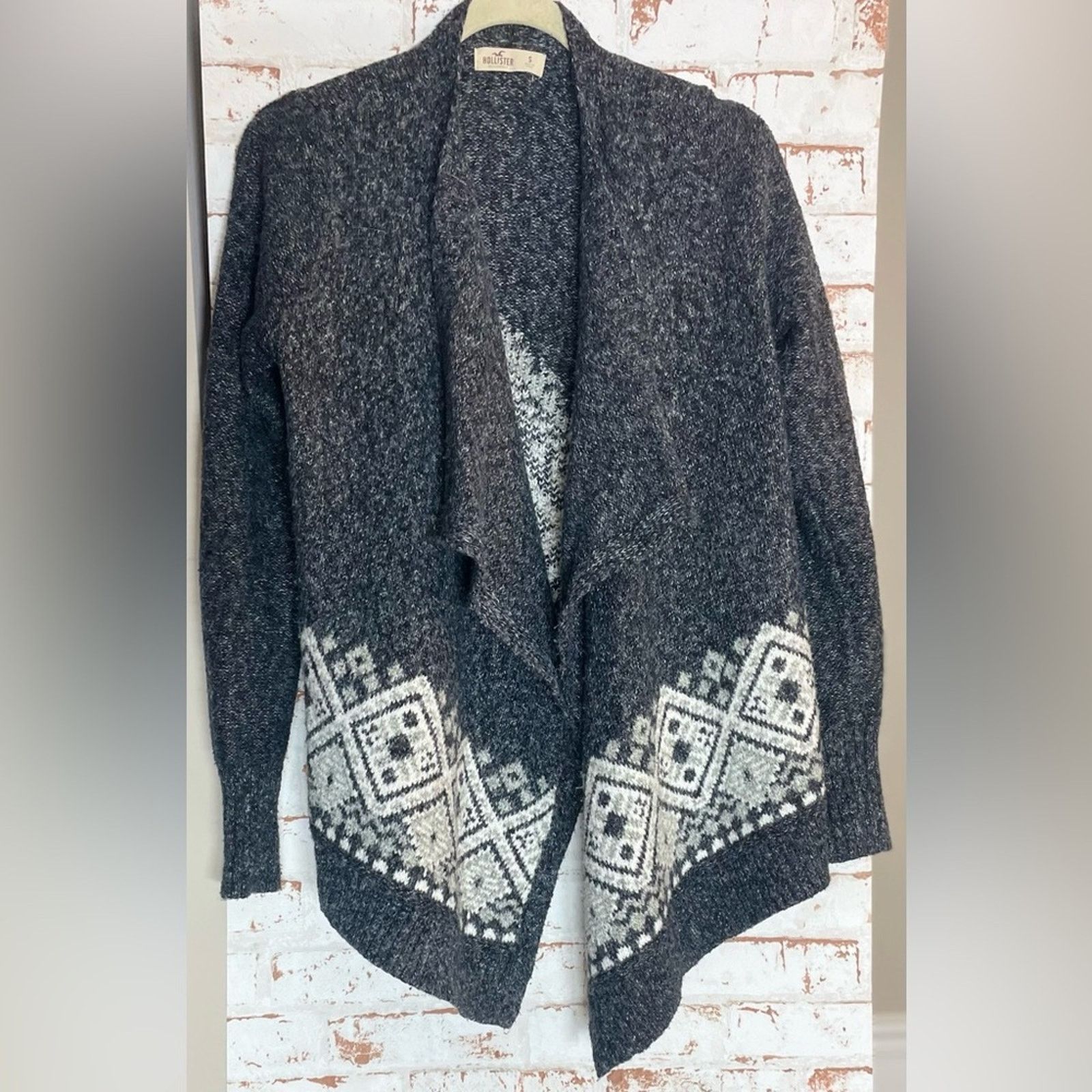 Hollister Hollister Charcoal and Cream Patterned Cardigan Size M / US 6-8 / IT 42-44 - 1 Thumbnail