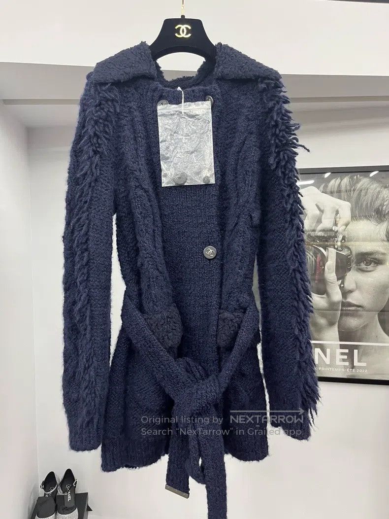 Chanel Chanel Dark blue lamb wool knitted jacket Size XS / US 0-2 / IT 36-38 - 1 Thumbnail