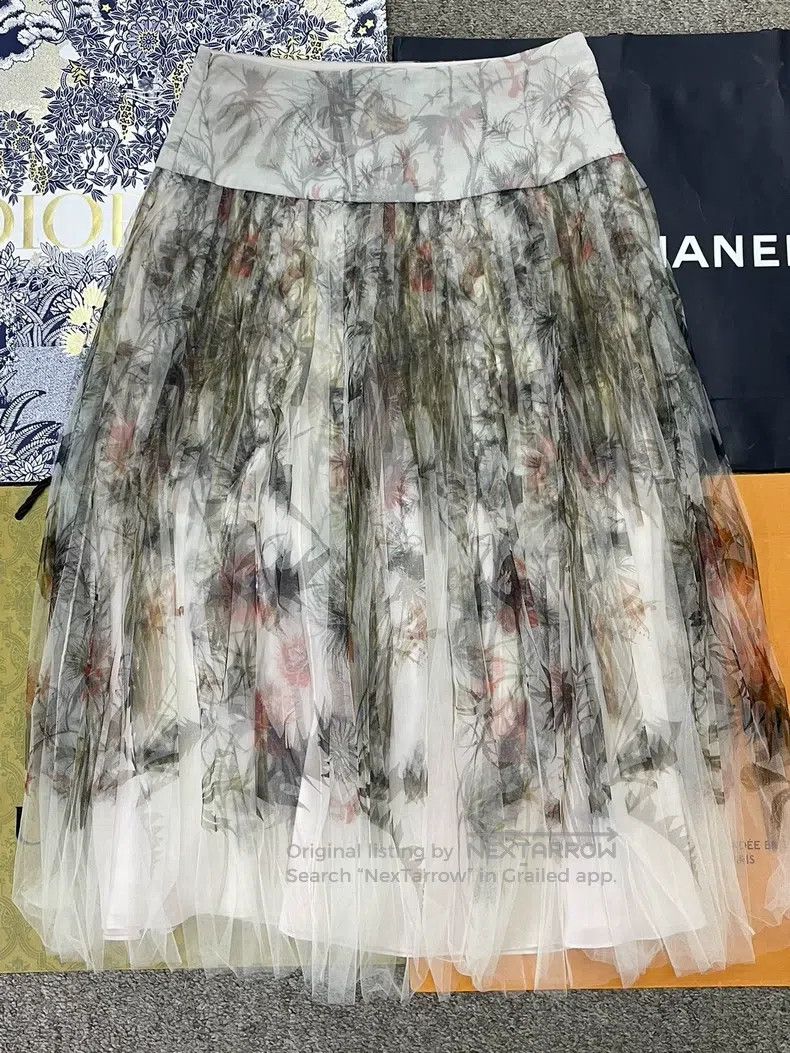 Dior Dior Floral mesh pleated skirt Size 27" / US 4 / IT 40 - 3 Thumbnail
