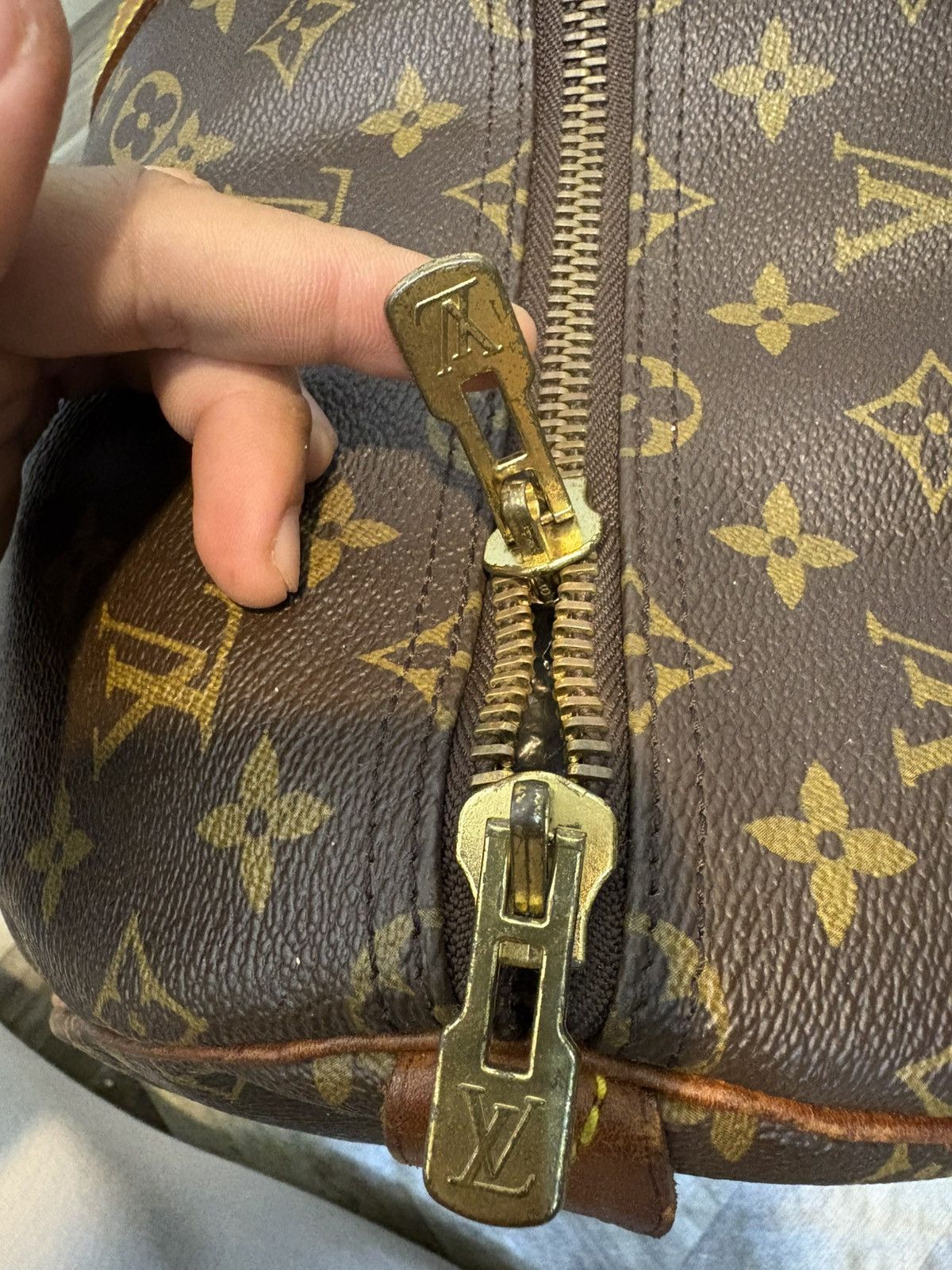 Louis Vuitton Louis Vuitton Keepall Size ONE SIZE - 10 Thumbnail