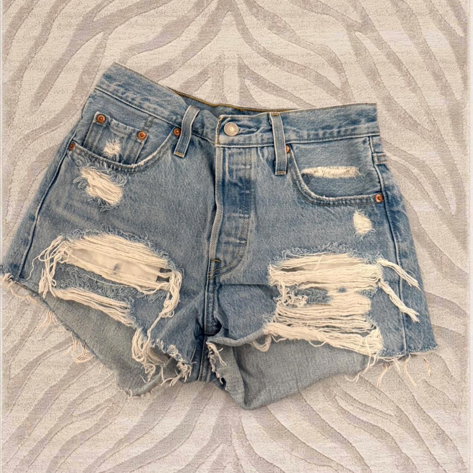Levi's Classic Levi denim shorts! Size 42" / US 20 - 3 Thumbnail