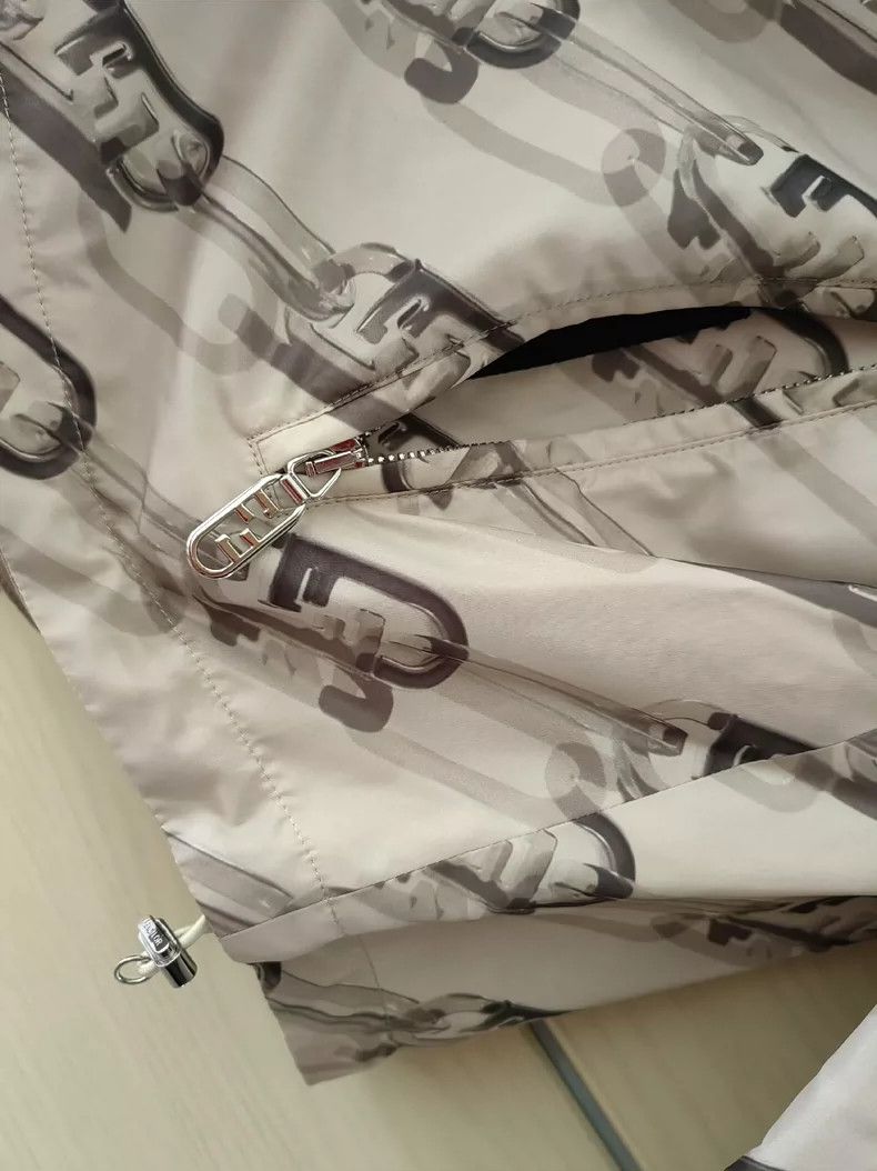 Fendi Fendi Both sides can be worn. Size US XS / EU 42 / 0 - 9 Thumbnail