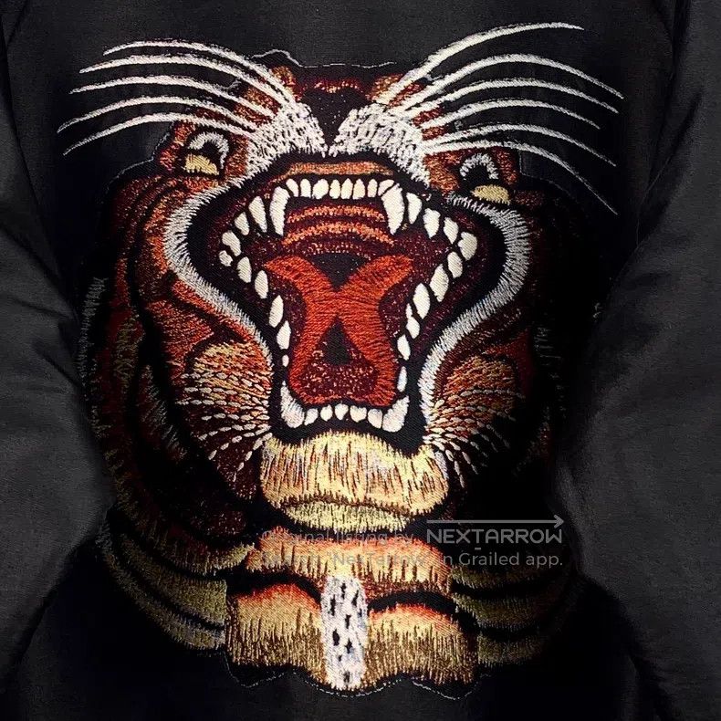 Gucci Gucci Black tiger embroidered mulberry silk zipper long-sl Size US M / EU 48-50 / 2 - 5 Thumbnail
