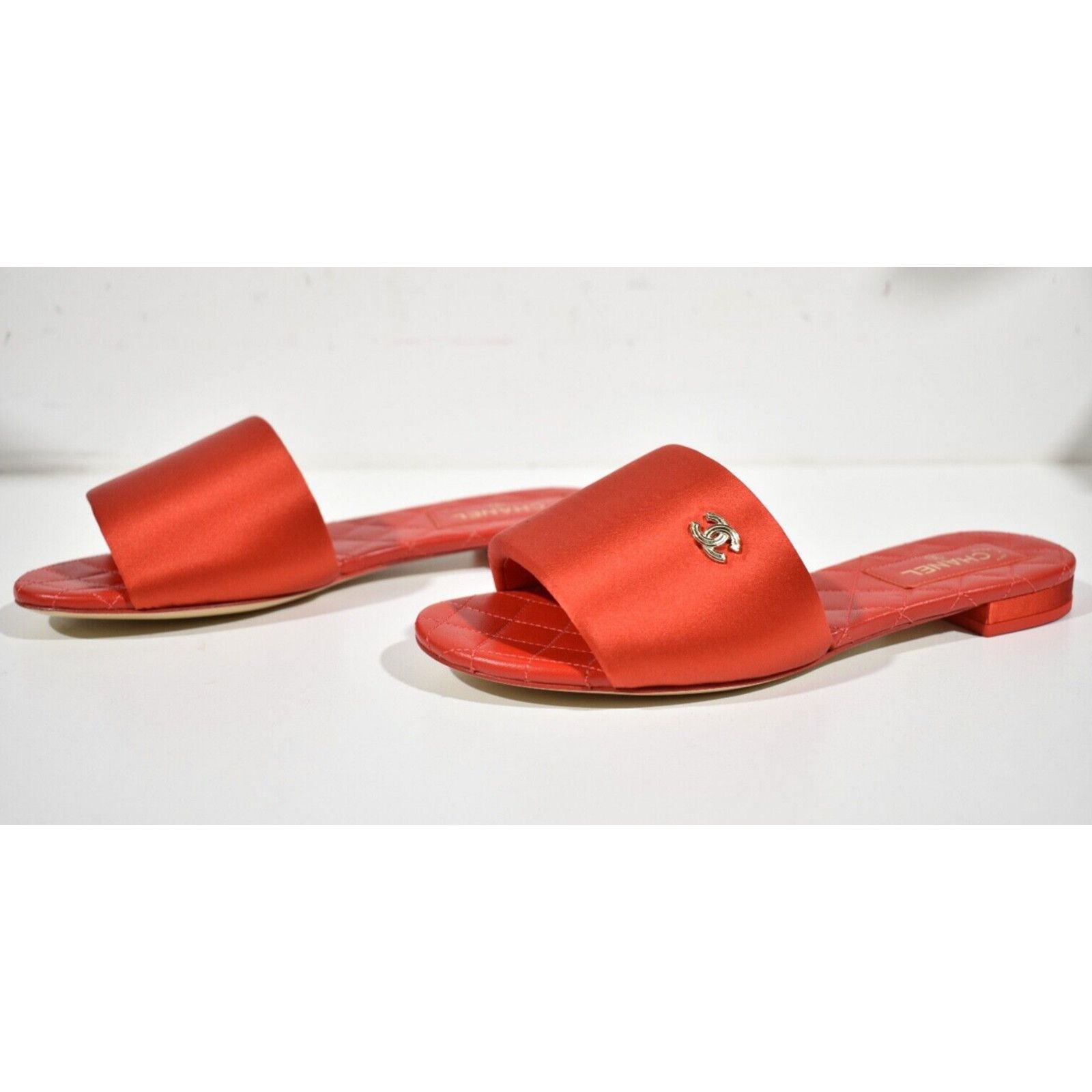 Chanel 22P CC Logo Quilted Leather Slide Mule Sandal Flop Flat 37 Size US 7 / IT 37 - 10 Thumbnail