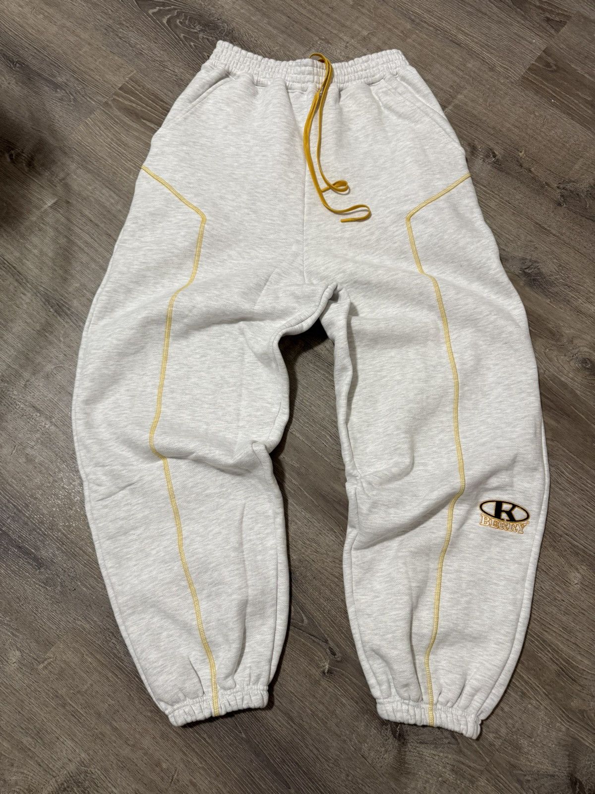 The GV Gallery Gv Gallery Raspberry Hills Serger Sweatpants Size Small DESC Size US 32 / EU 48 - 1 Thumbnail