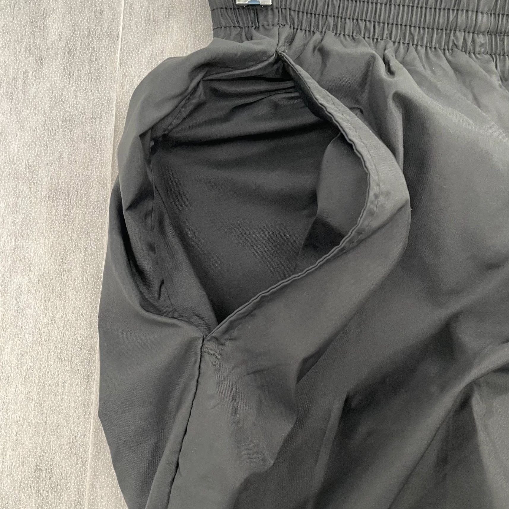 Nike VINTAGE Nike Pants Athletic Mens M Black Drawstring Pockets Swoosh 80s 90s Logo Mens Clothing Size US 31 - 4 Thumbnail