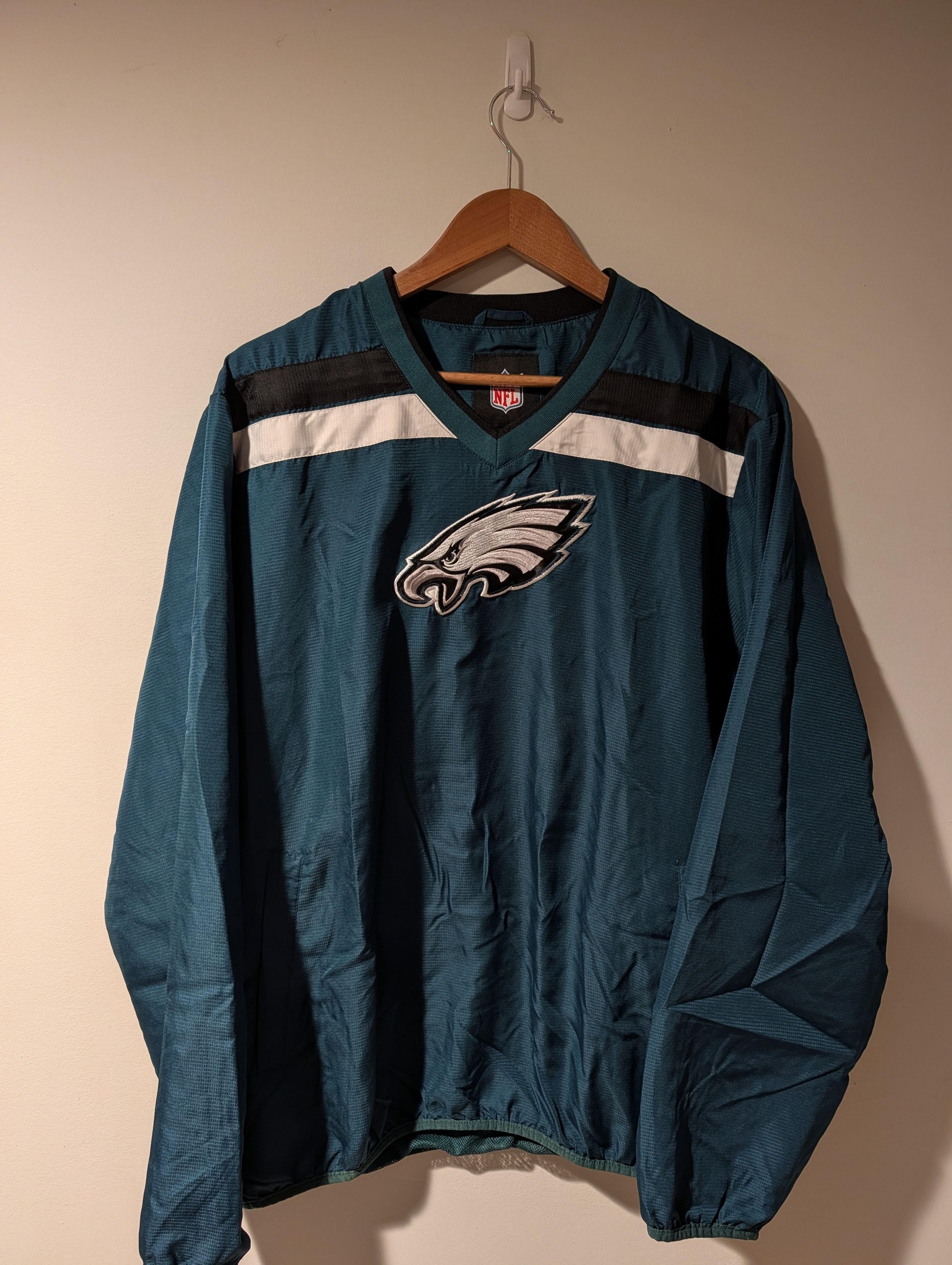 NFL Philadelphia Eagles NFL Vintage V-Neck Windbreaker Jacket Size US L / EU 52-54 / 3 - 1 Thumbnail
