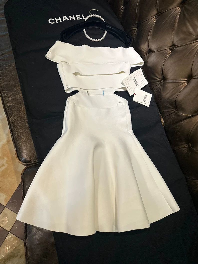 Alexander McQueen Elegant White Elastic Dress by Alexander McQueen- DMC Size 22" - 1 Thumbnail