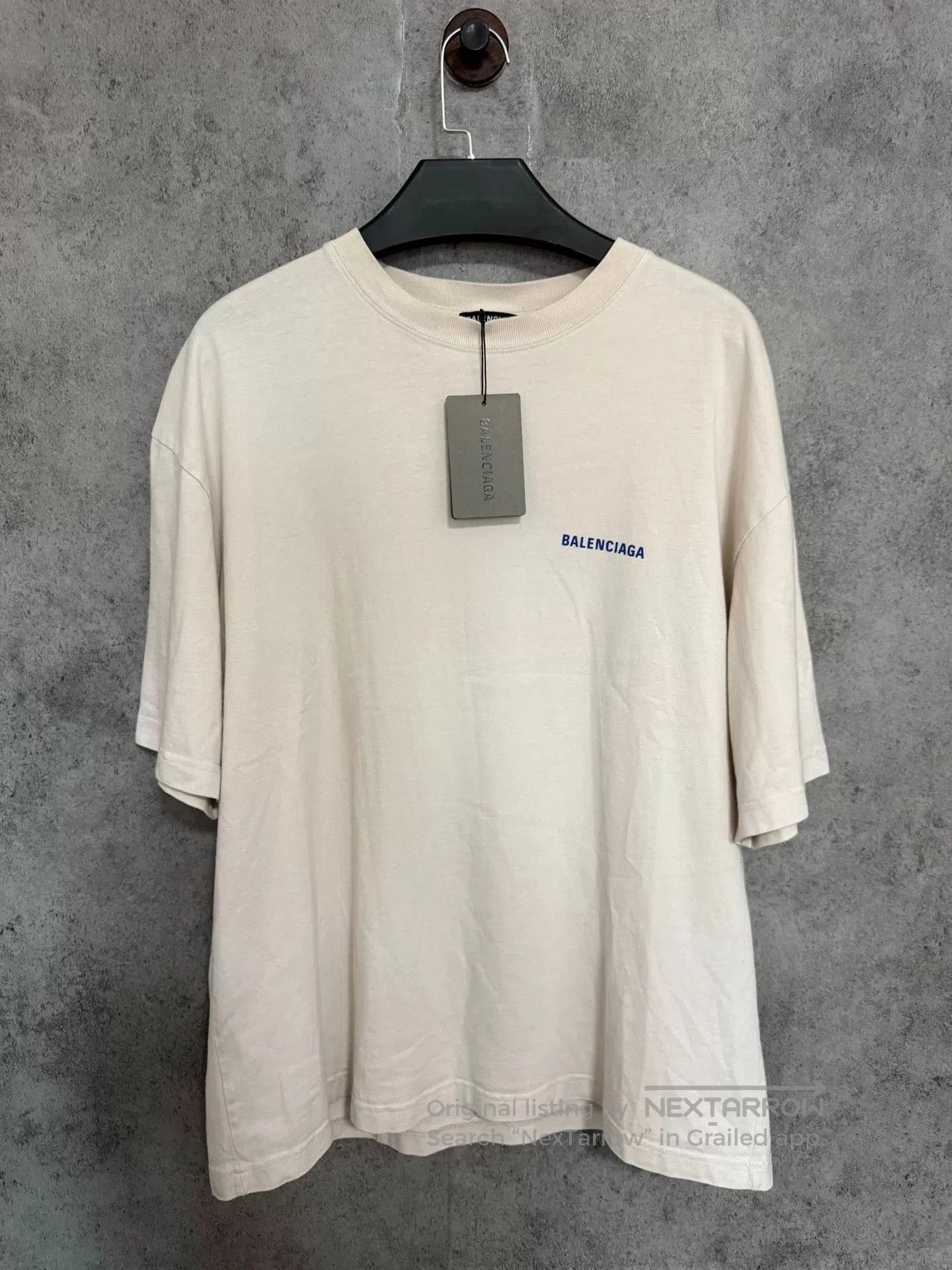 Balenciaga Balenciaga Beige Logo Short Sleeve Tee. Size US L / EU 52-54 / 3 - 1 Thumbnail