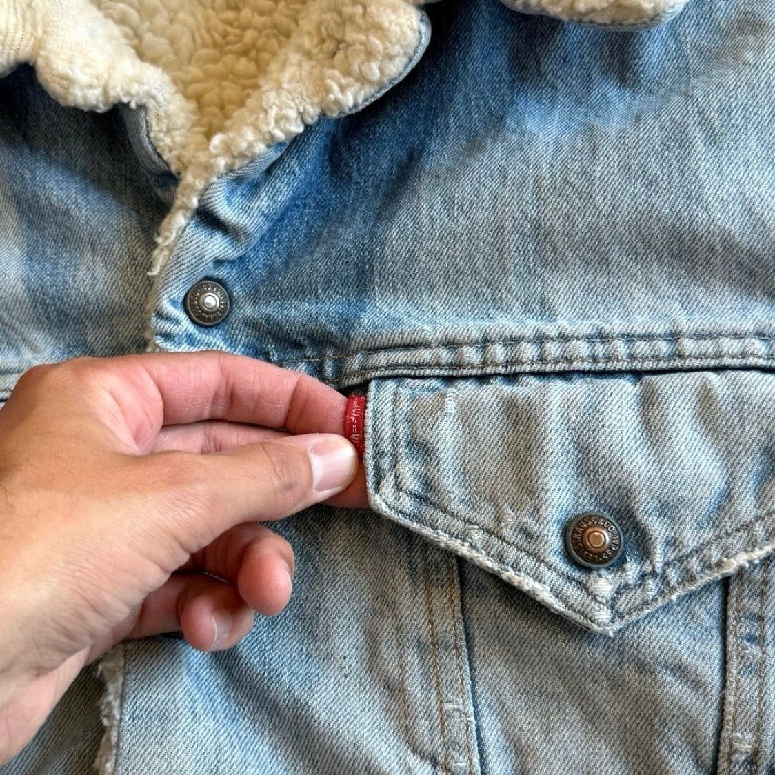 Levi's VINTAGE Levi's Denim Jacket 80s Sherpa Lined Size 46 Blue Distressed Rips Bomber Men Jacket Size US 30 / EU 46 - 6 Thumbnail