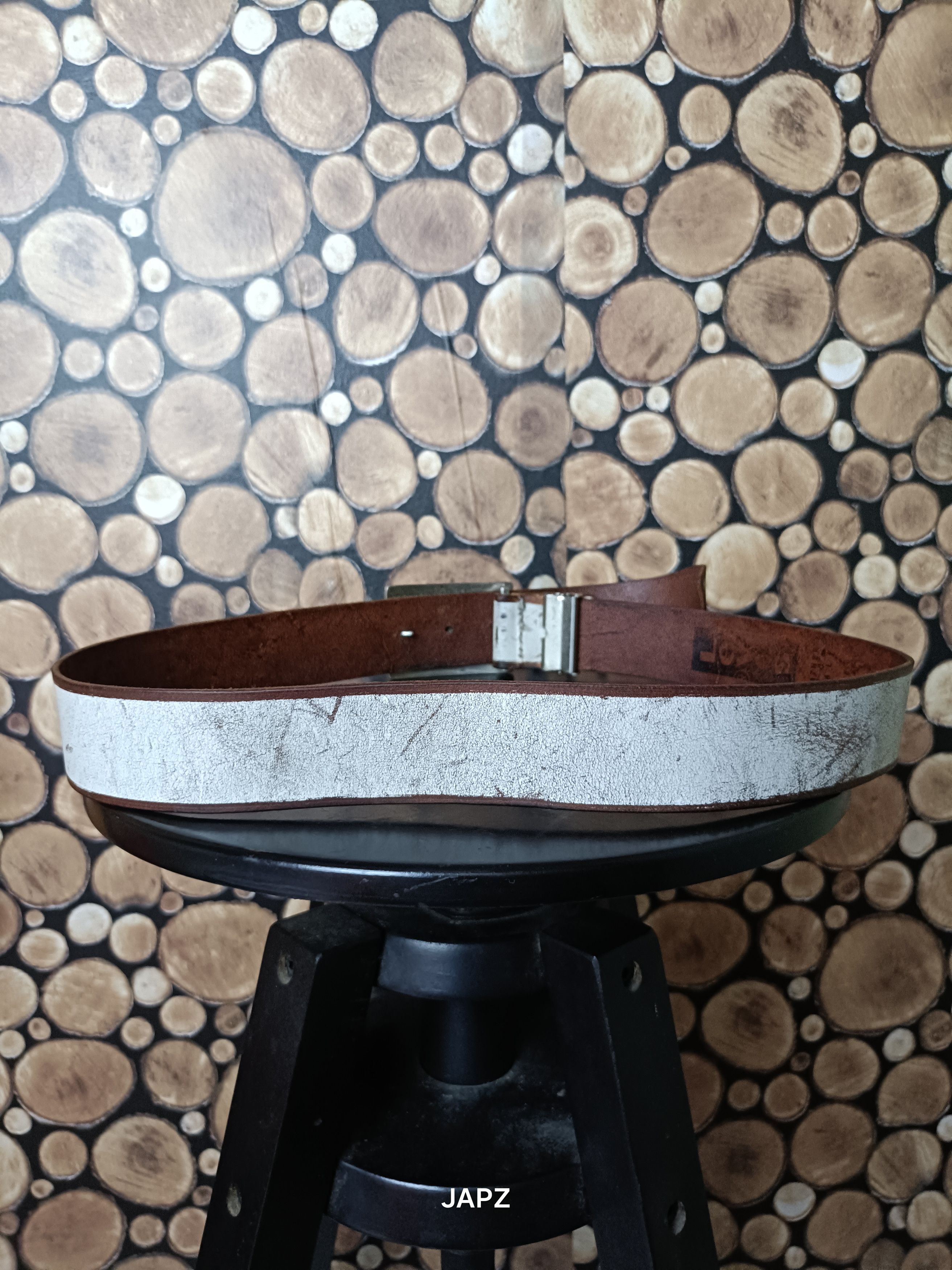 Levi's Vintage Levi Strauss broken white leather belt Size 34 - 6 Thumbnail