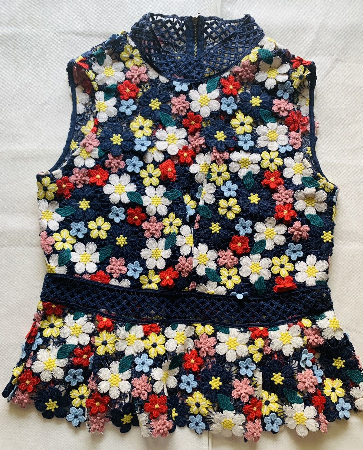Sea New York Sea NY Flower Bloom Lace/Embroider Sleeveless 3D blouse 6 LN Size M / US 6-8 / IT 42-44 - 9 Thumbnail