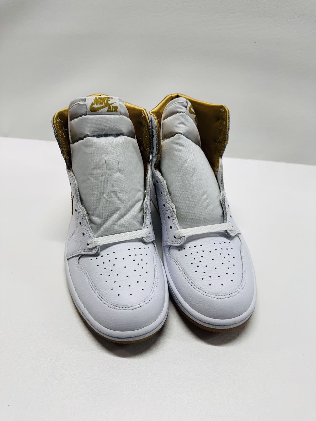 Jordan Brand Air Jordan 1 Retro High OG White/Metallic Gold Size US 11 / IT 41 - 2 Thumbnail