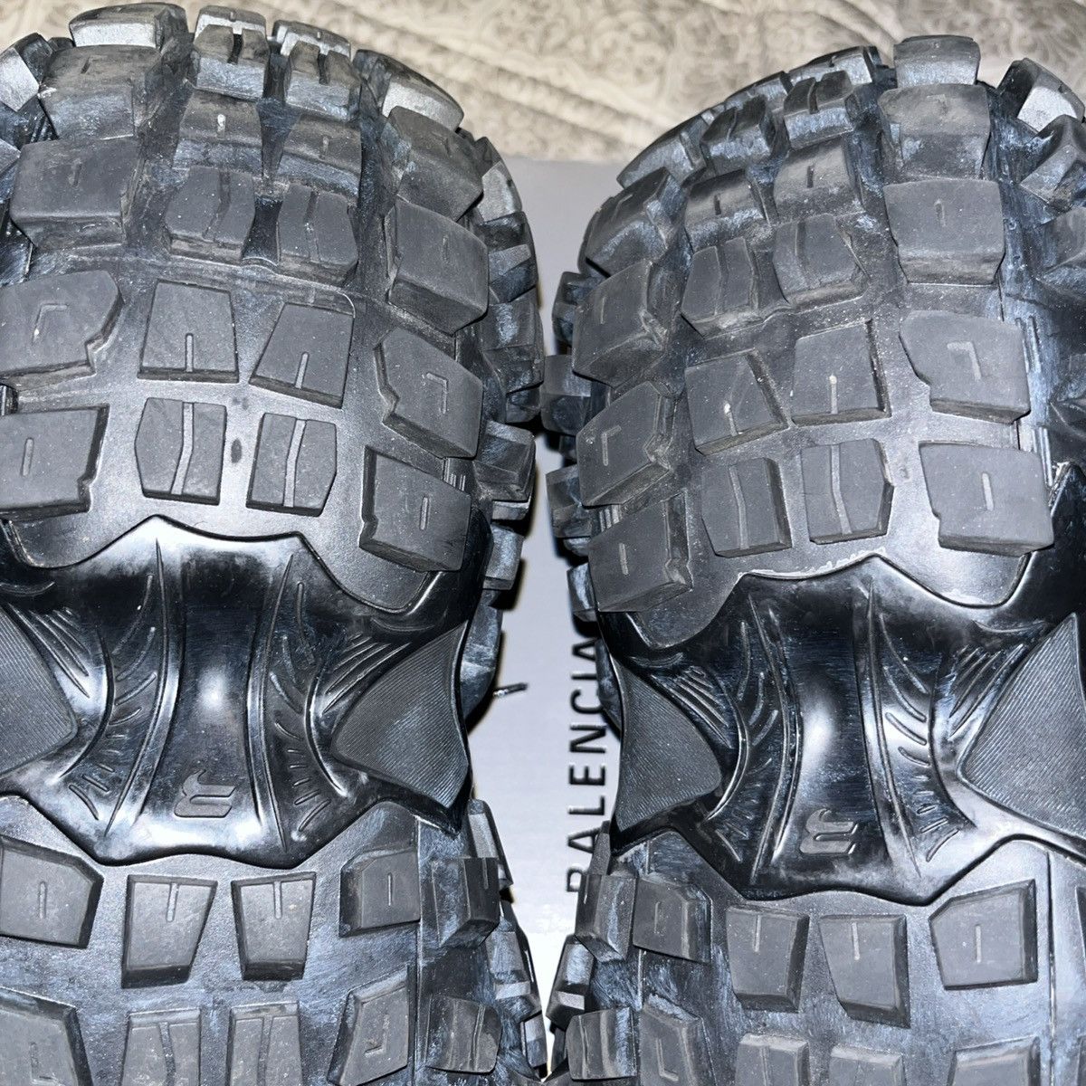 Balenciaga Balenciaga defenders size 45 Size US 12 / EU 45 - 9 Thumbnail